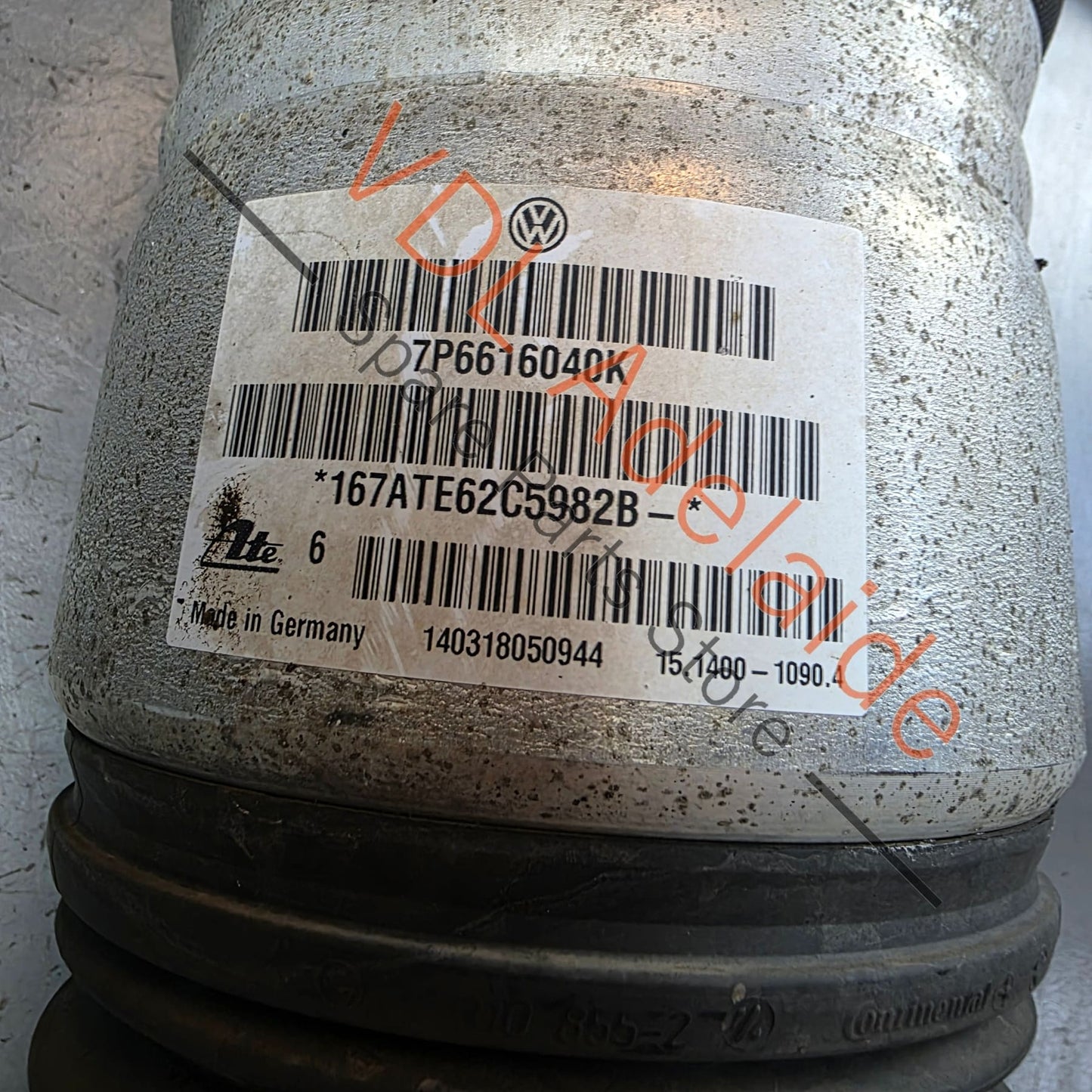 7P6616040K     VW Touareg 7P Left Front Air Suspension Strut Shock Absorber 7P6616040K