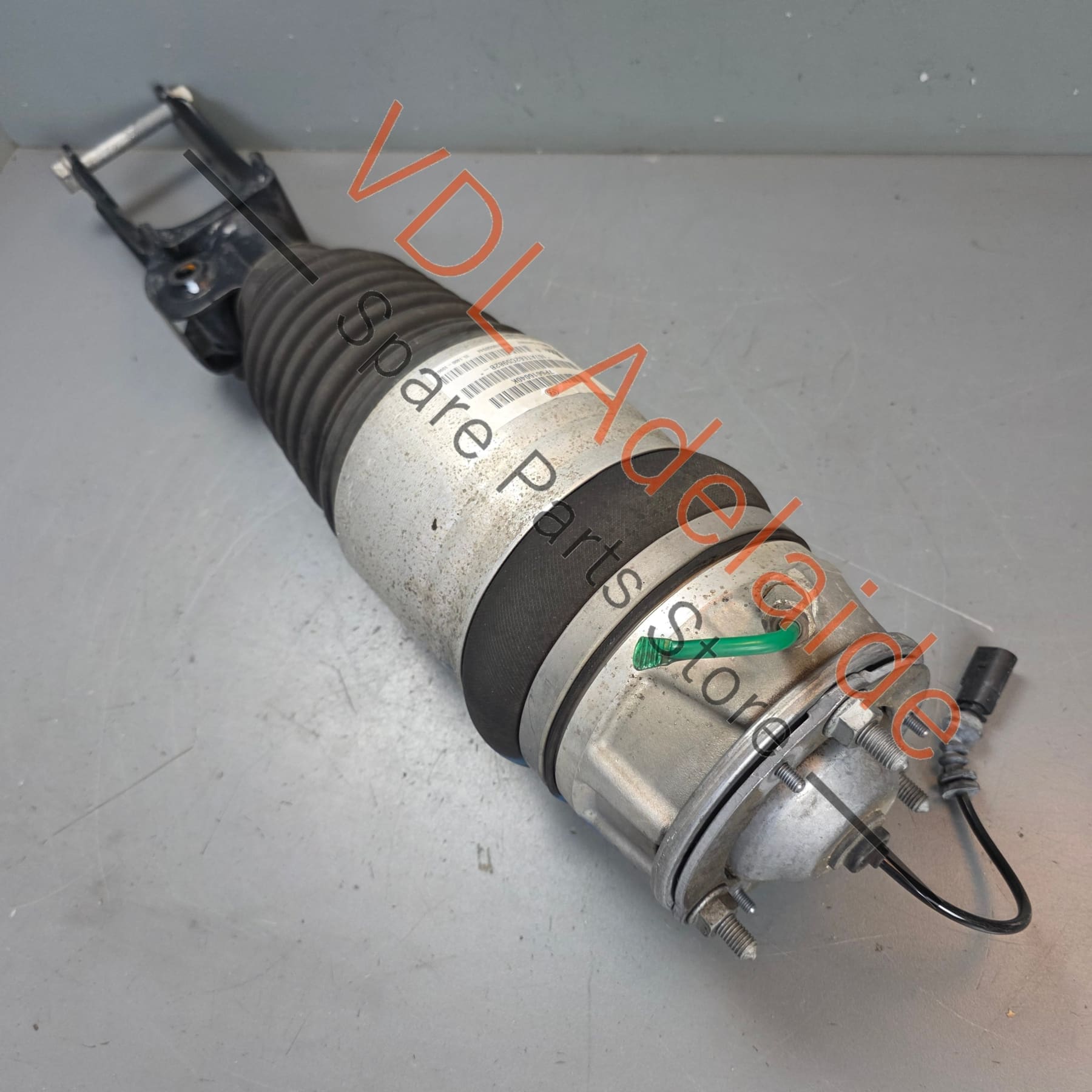 7P6616040K     VW Touareg 7P Left Front Air Suspension Strut Shock Absorber 7P6616040K