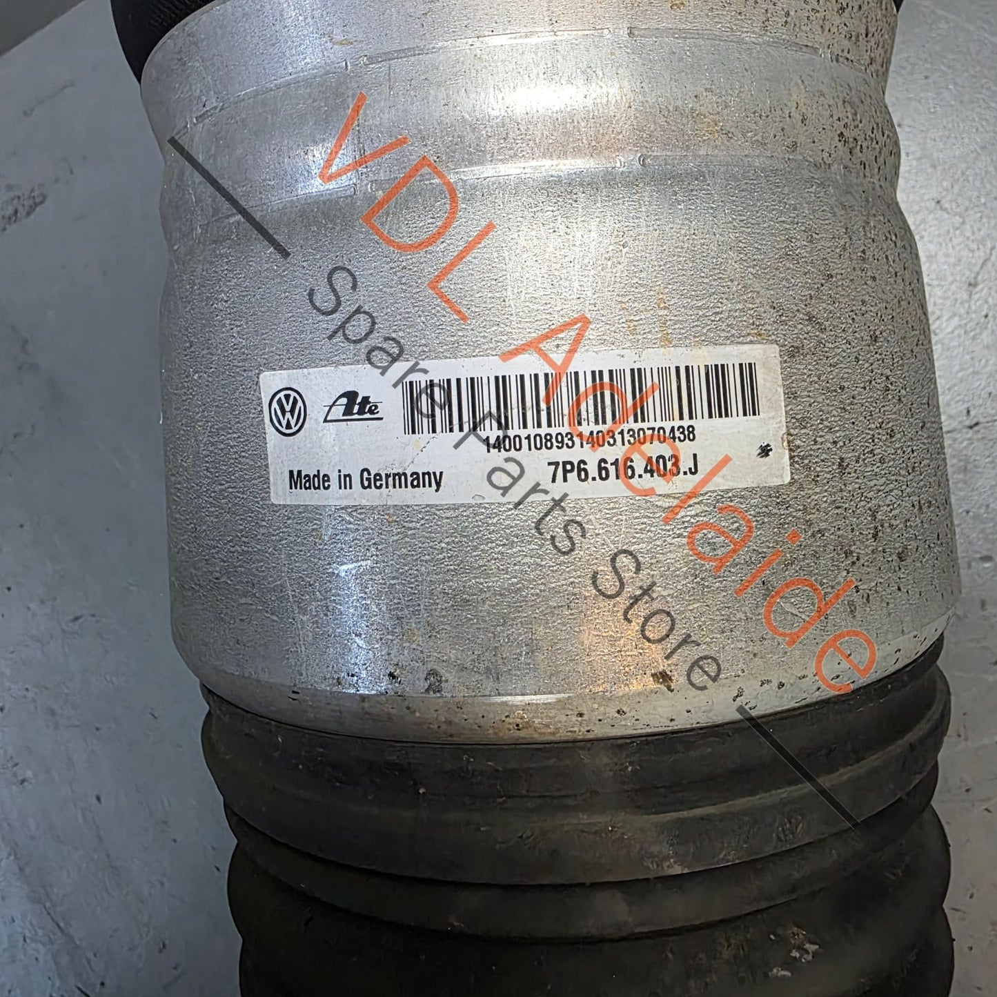 7P6616039K     VW Touareg 7P Right Front Air Suspension Strut Shock Absorber 7P6616039K