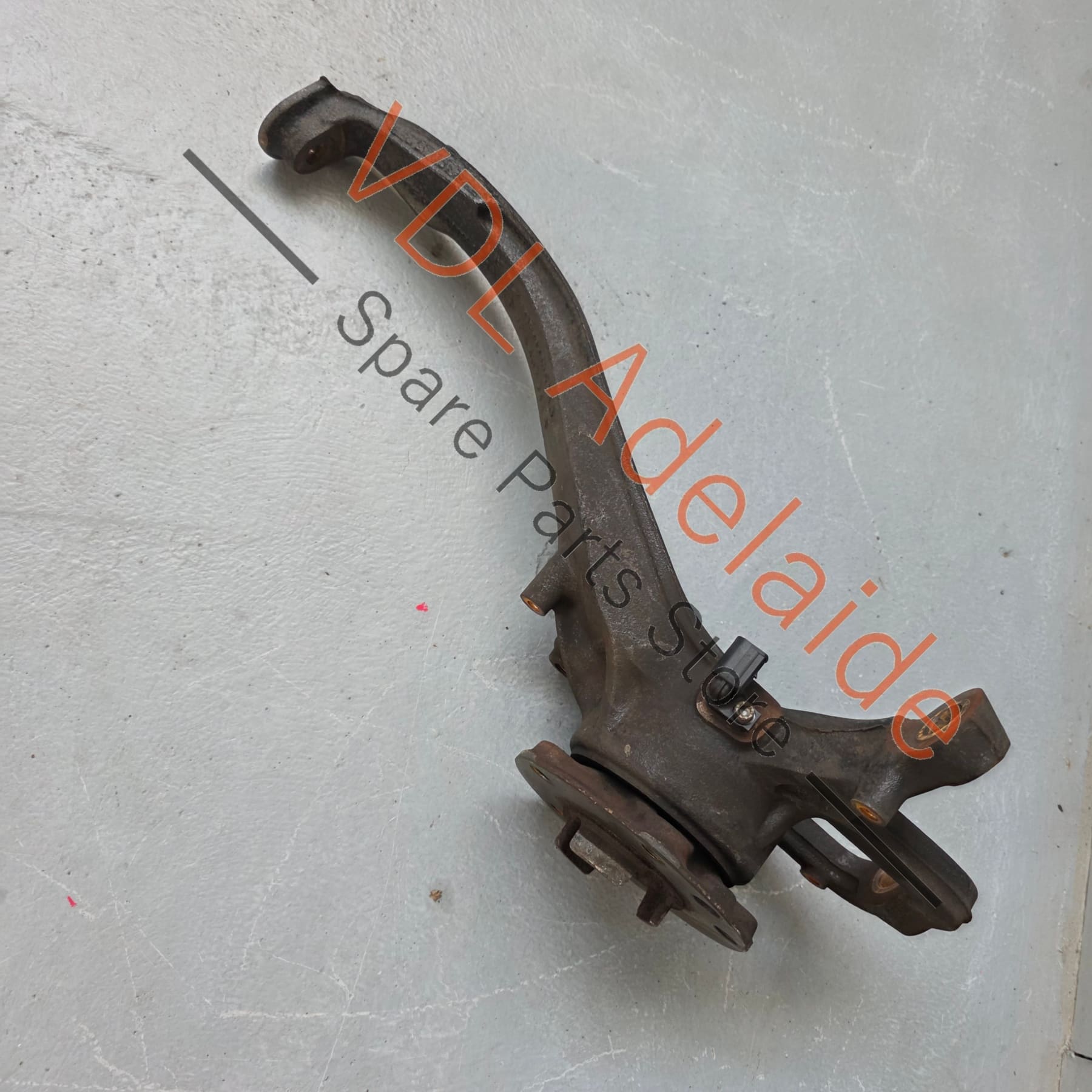 7P6407245A     VW Touareg 7P Front Left Suspension Hub Knuckle Bearing Carrier 7P6407245A