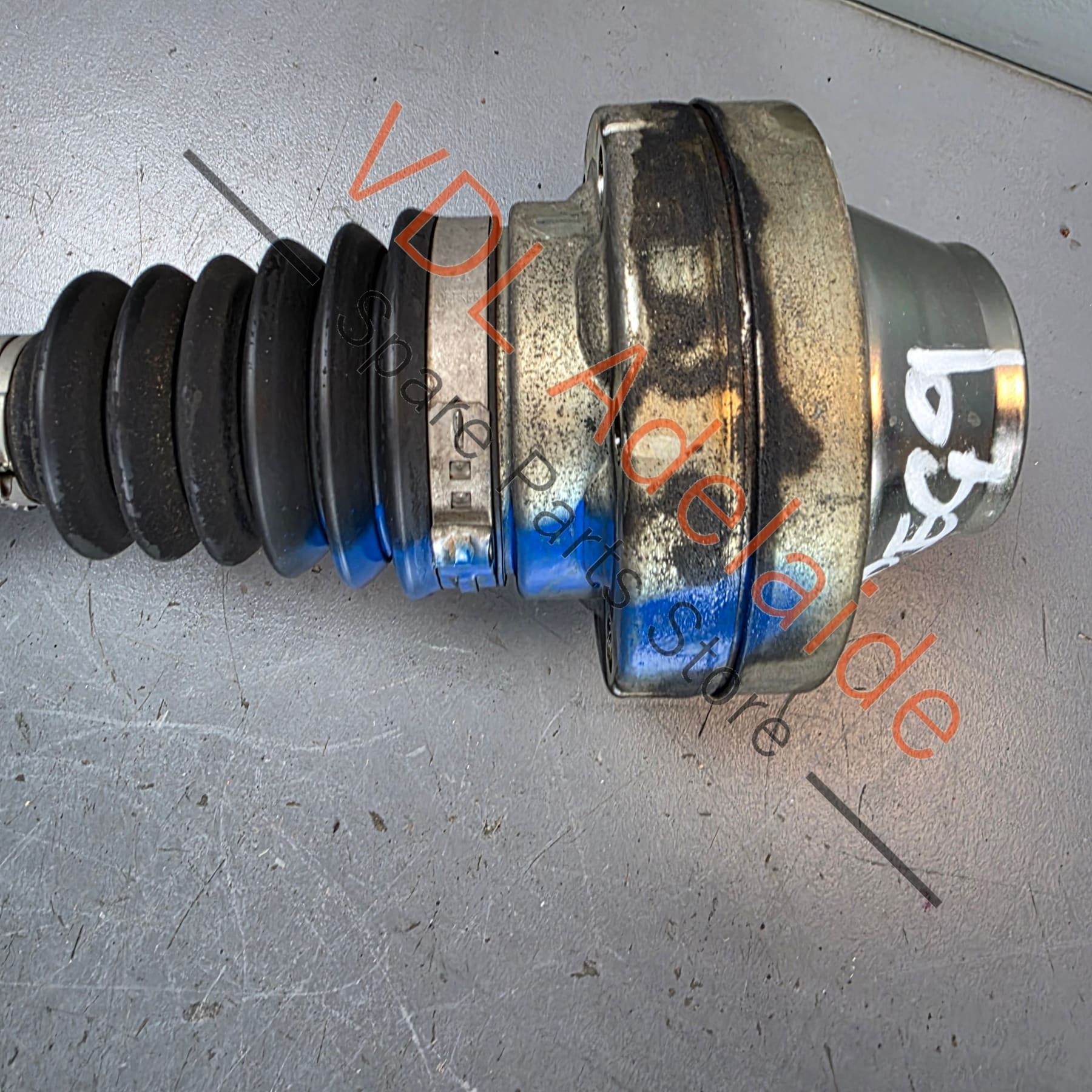 7P0407271C     VW Touareg 7P Front Axle CV Driveshaft for left or right side 7P0407271C 7P0407271CX