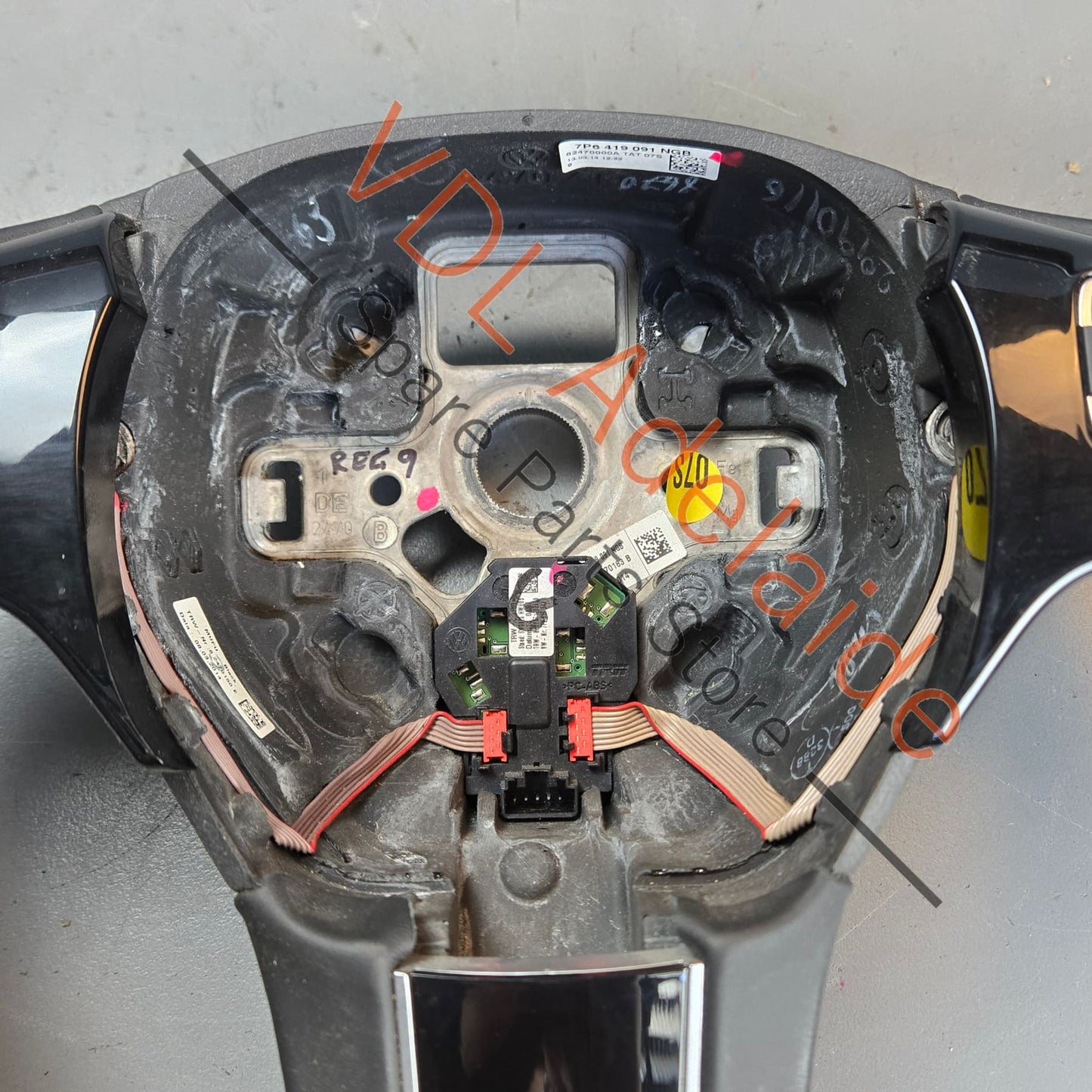 7P6419091NGB   VW Touareg 7P Steering Wheel Black Leather 7P6419091 NGB Including switches 155xxxkm