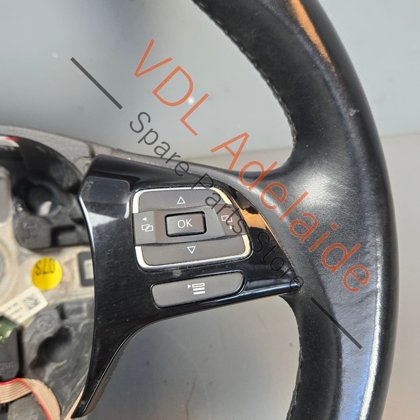 7P6419091NGB   VW Touareg 7P Steering Wheel Black Leather 7P6419091 NGB Including switches 155xxxkm