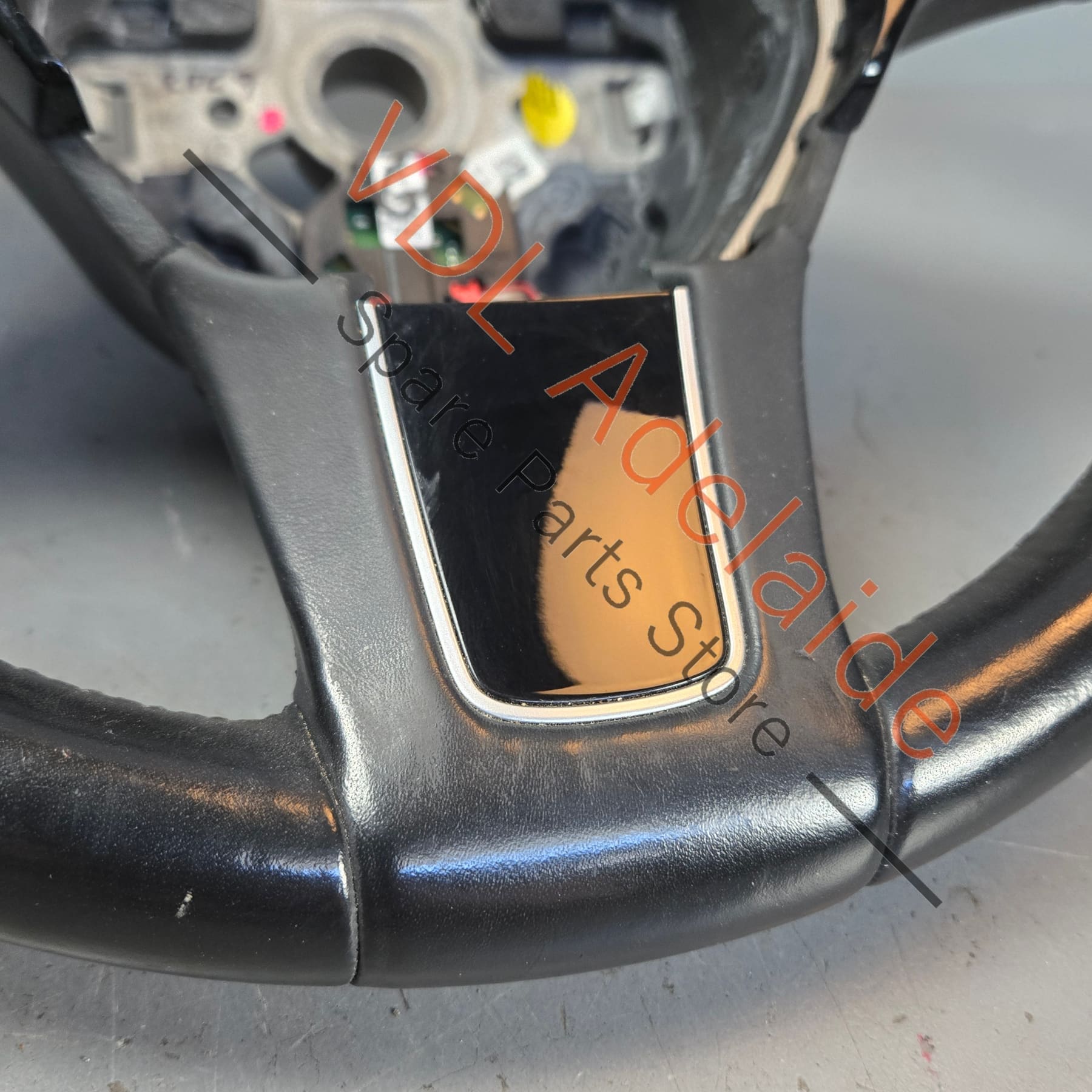 7P6419091NGB   VW Touareg 7P Steering Wheel Black Leather 7P6419091 NGB Including switches 155xxxkm