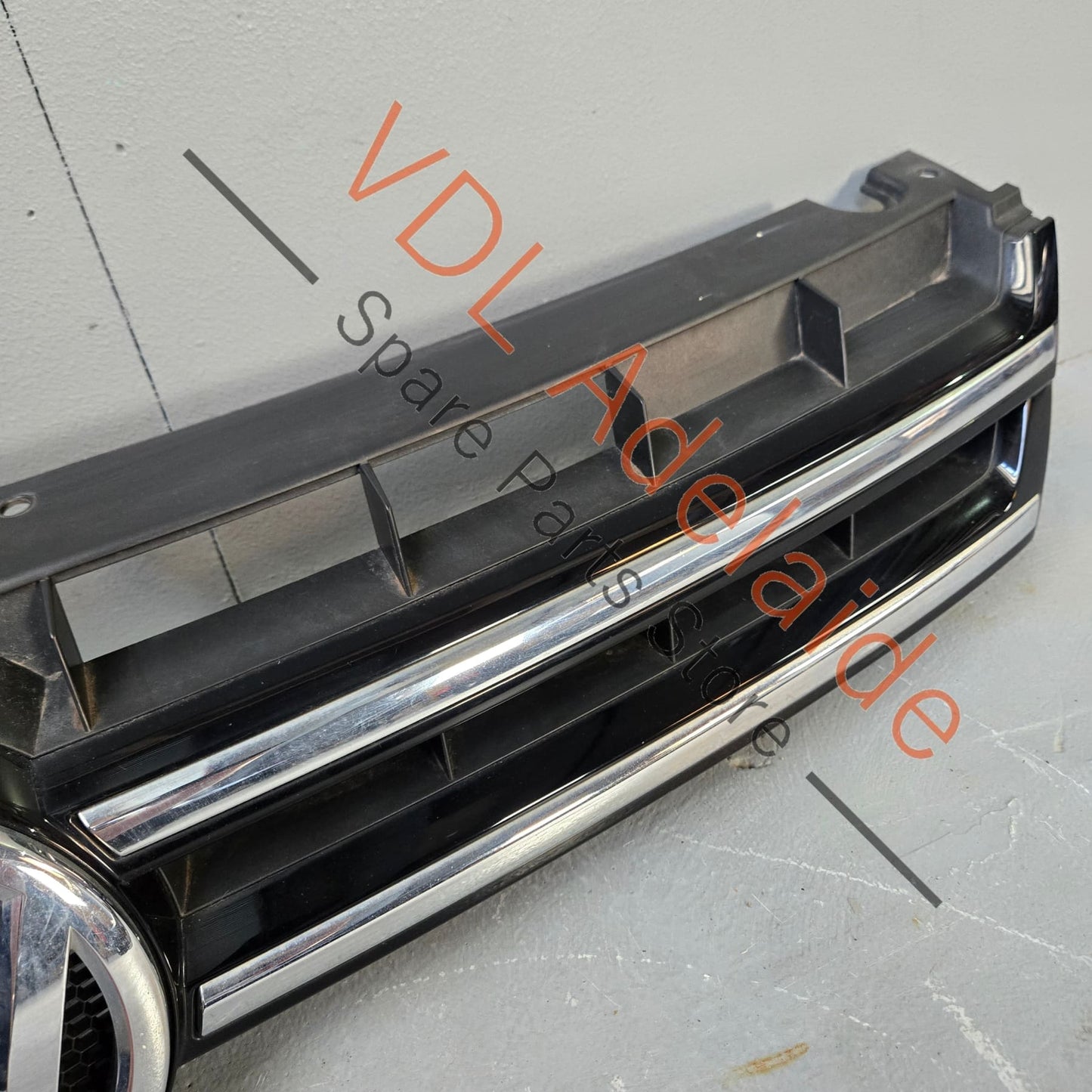 7P6853651AZLL   VW Touareg 7P Front Grille Genuine OEM 7P6853651A ZLL
