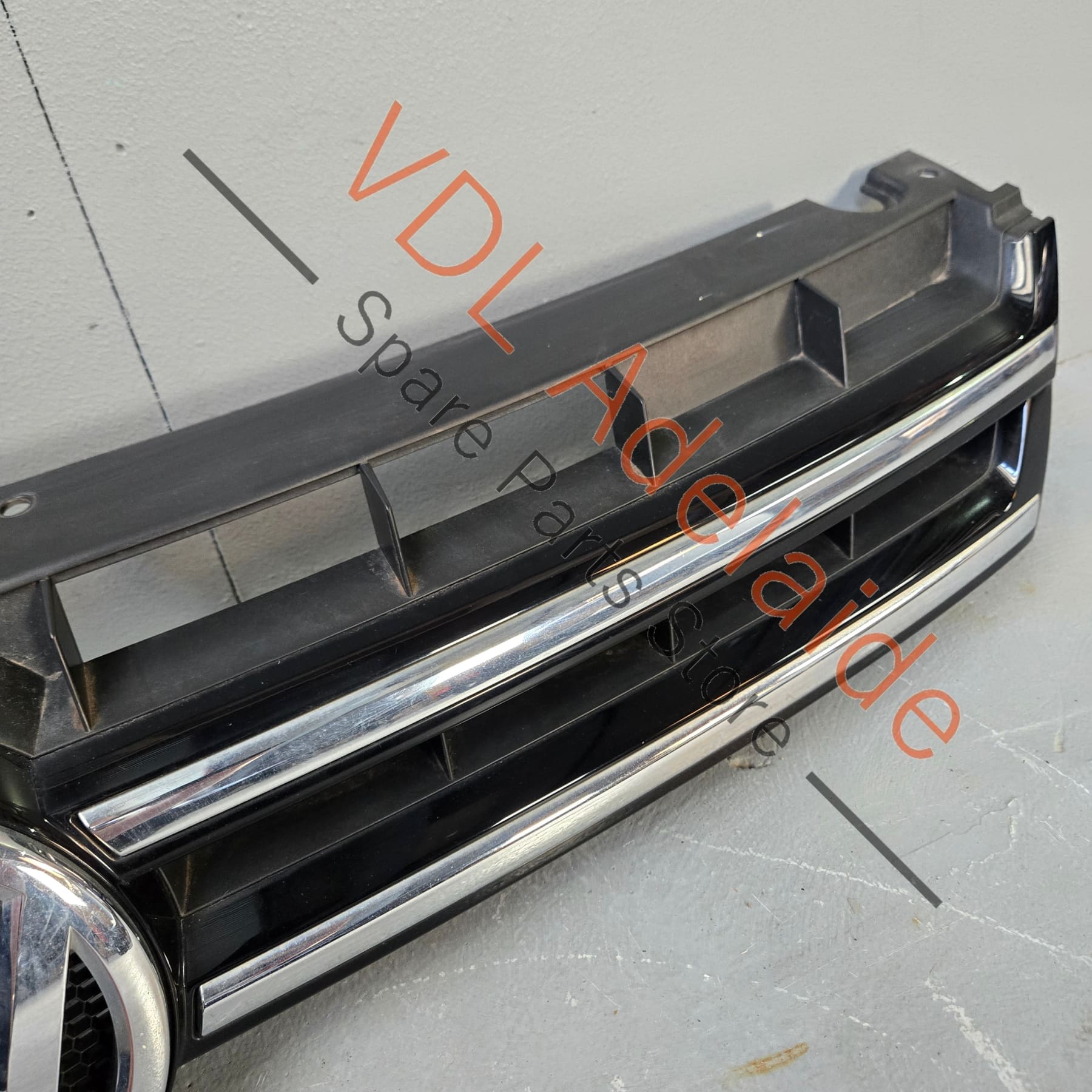 7P6853651AZLL   VW Touareg 7P Front Grille Genuine OEM 7P6853651A ZLL