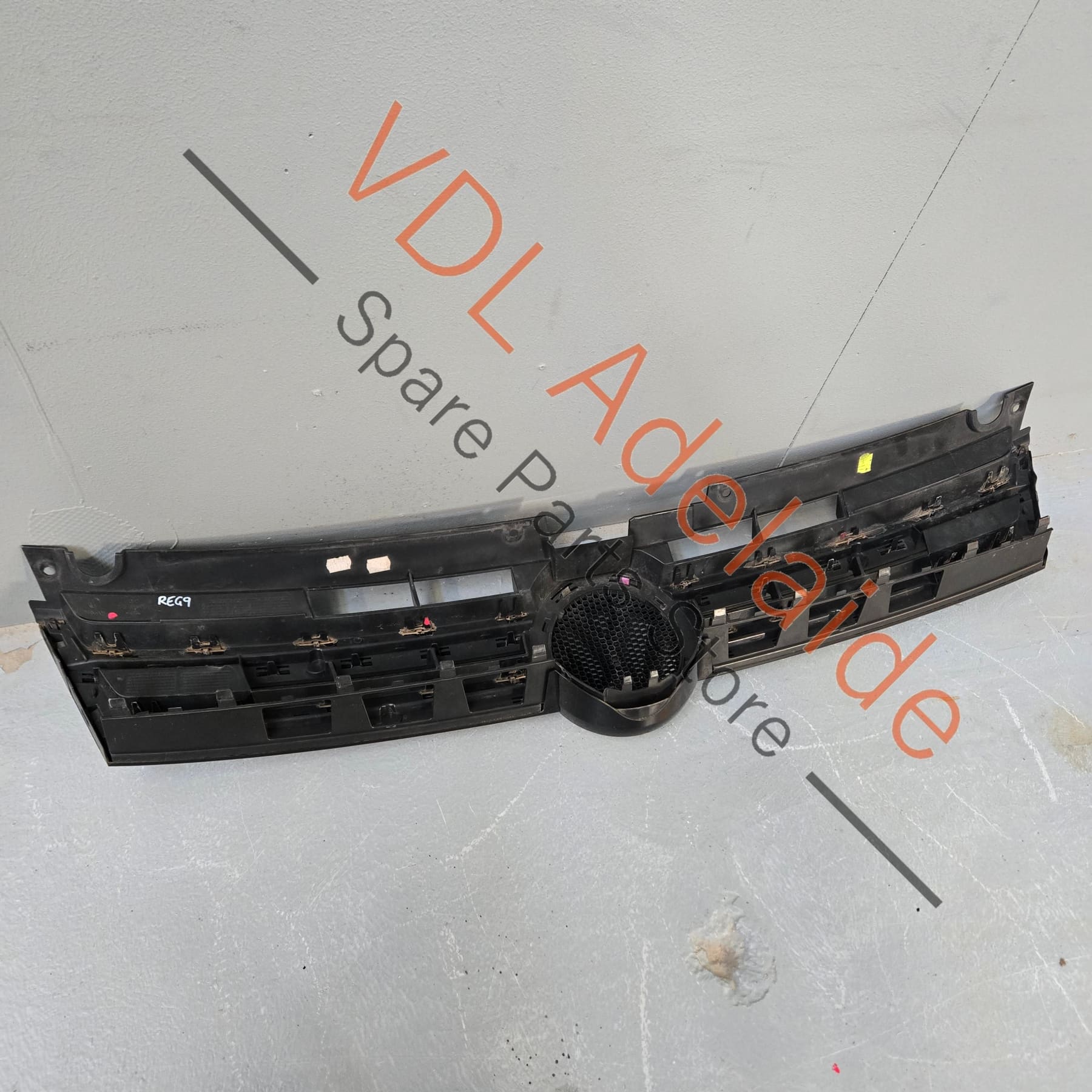 7P6853651AZLL   VW Touareg 7P Front Grille Genuine OEM 7P6853651A ZLL