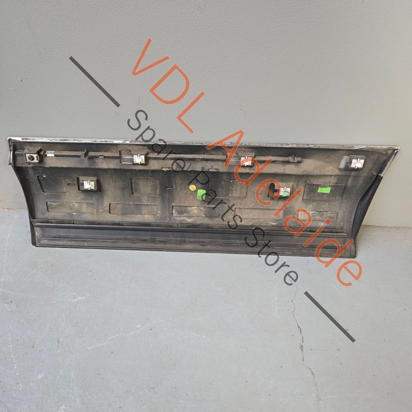 7P6854950H 7P6854950HGRU  VW Touareg 7P Right Rear Lower Door Exterior Moulding Trim 7P6854950H GRU