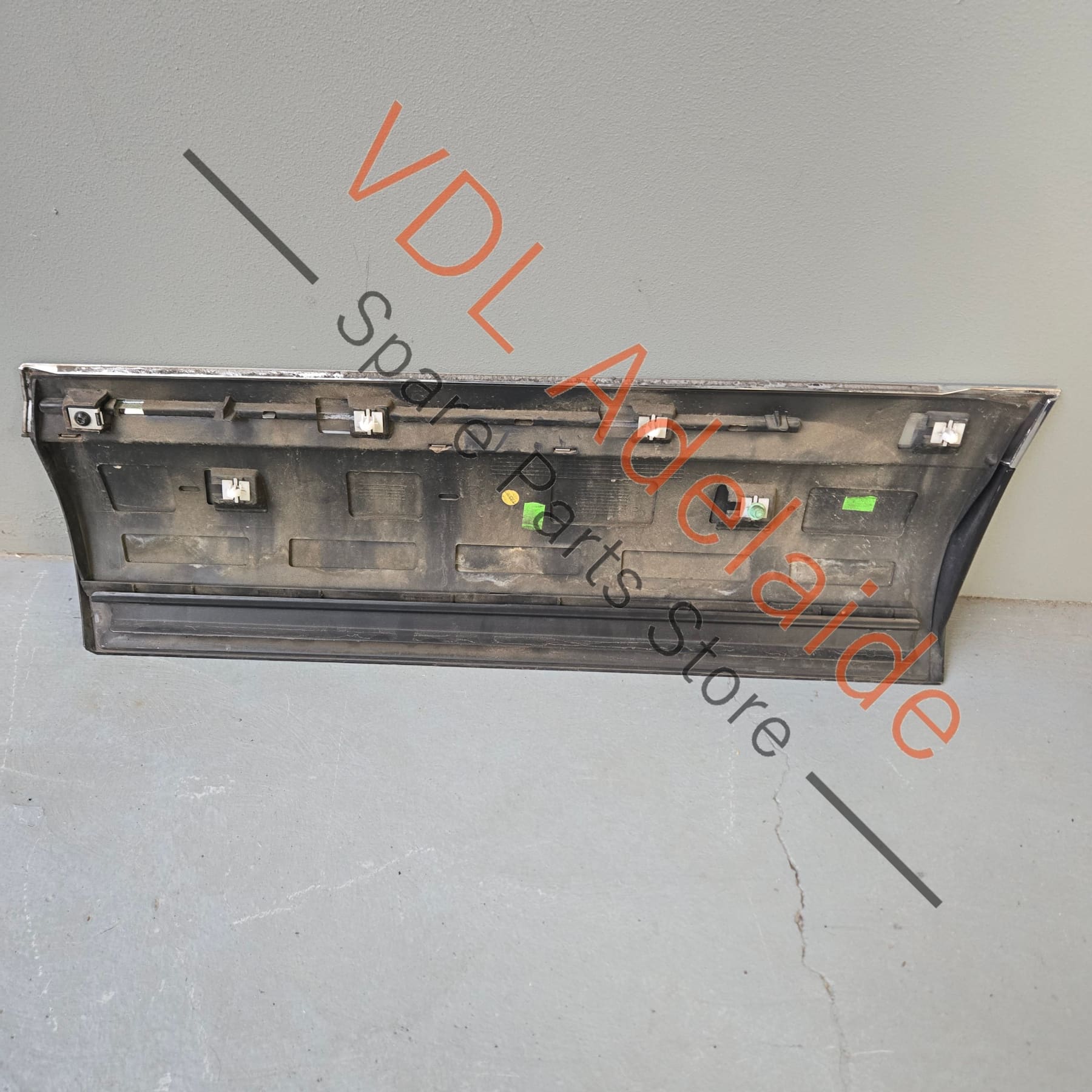 7P6854950H 7P6854950HGRU  VW Touareg 7P Right Rear Lower Door Exterior Moulding Trim 7P6854950H GRU
