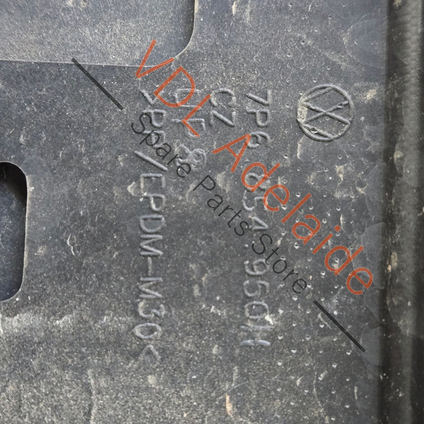 7P6854950H 7P6854950HGRU  VW Touareg 7P Right Rear Lower Door Exterior Moulding Trim 7P6854950H GRU