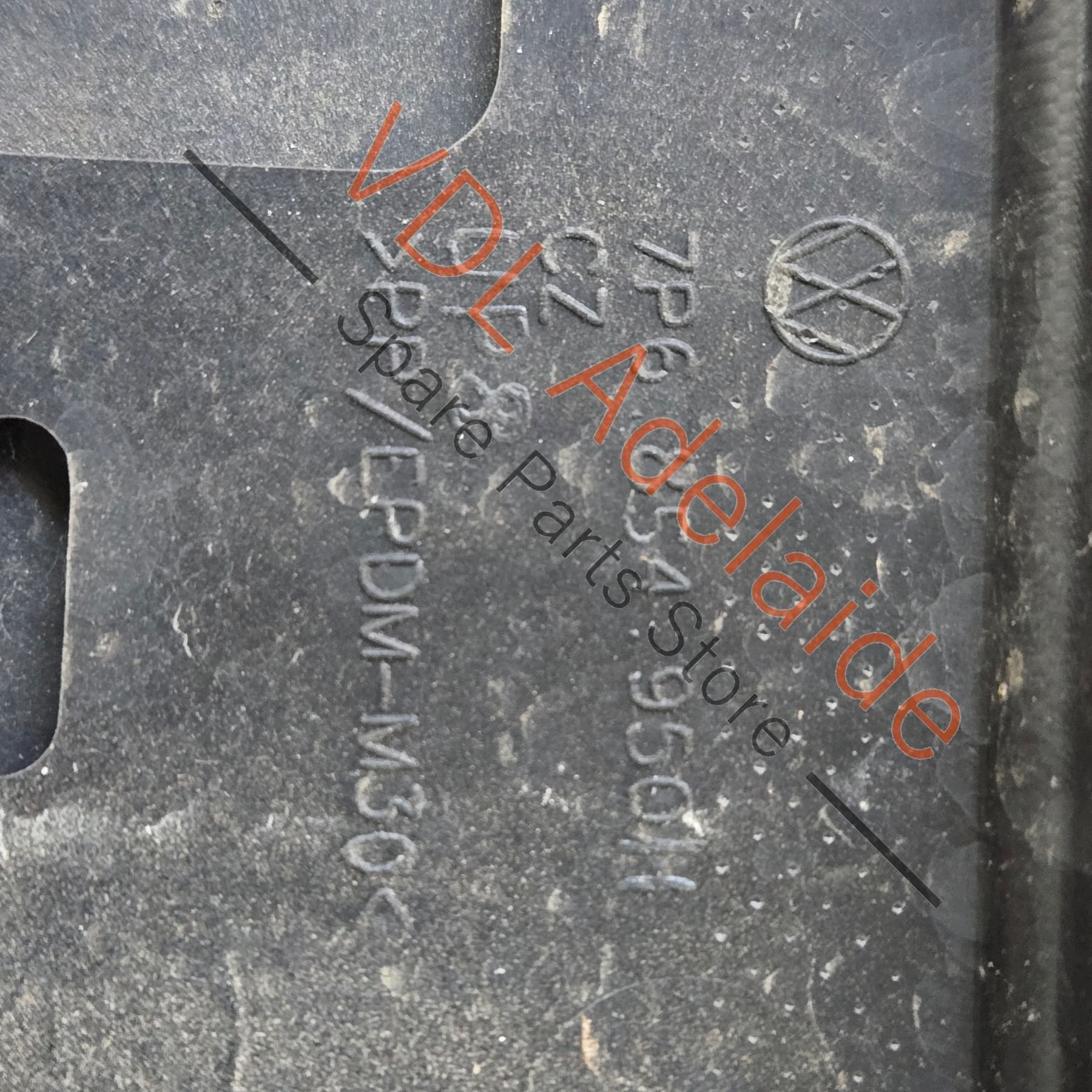 7P6854950H 7P6854950HGRU  VW Touareg 7P Right Rear Lower Door Exterior Moulding Trim 7P6854950H GRU