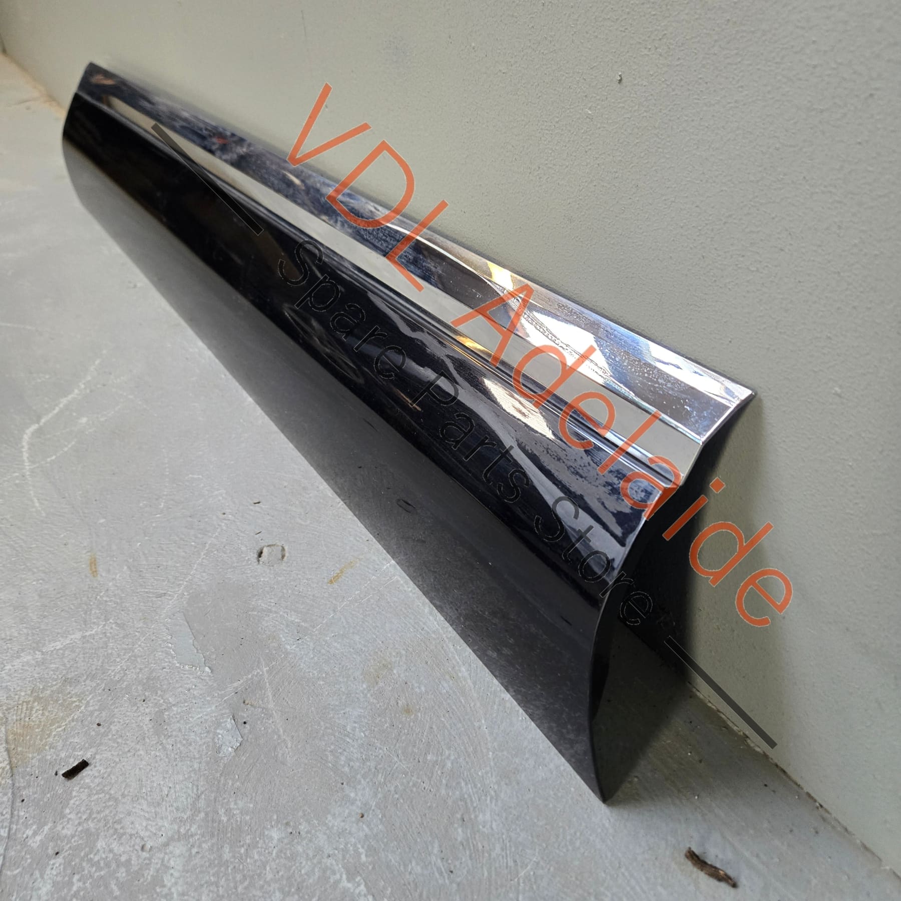 7P6854939H 7P6854939HGRU  VW Touareg 7P Left Front Lower Door Exterior Moulding Trim 7P6854939H GRU