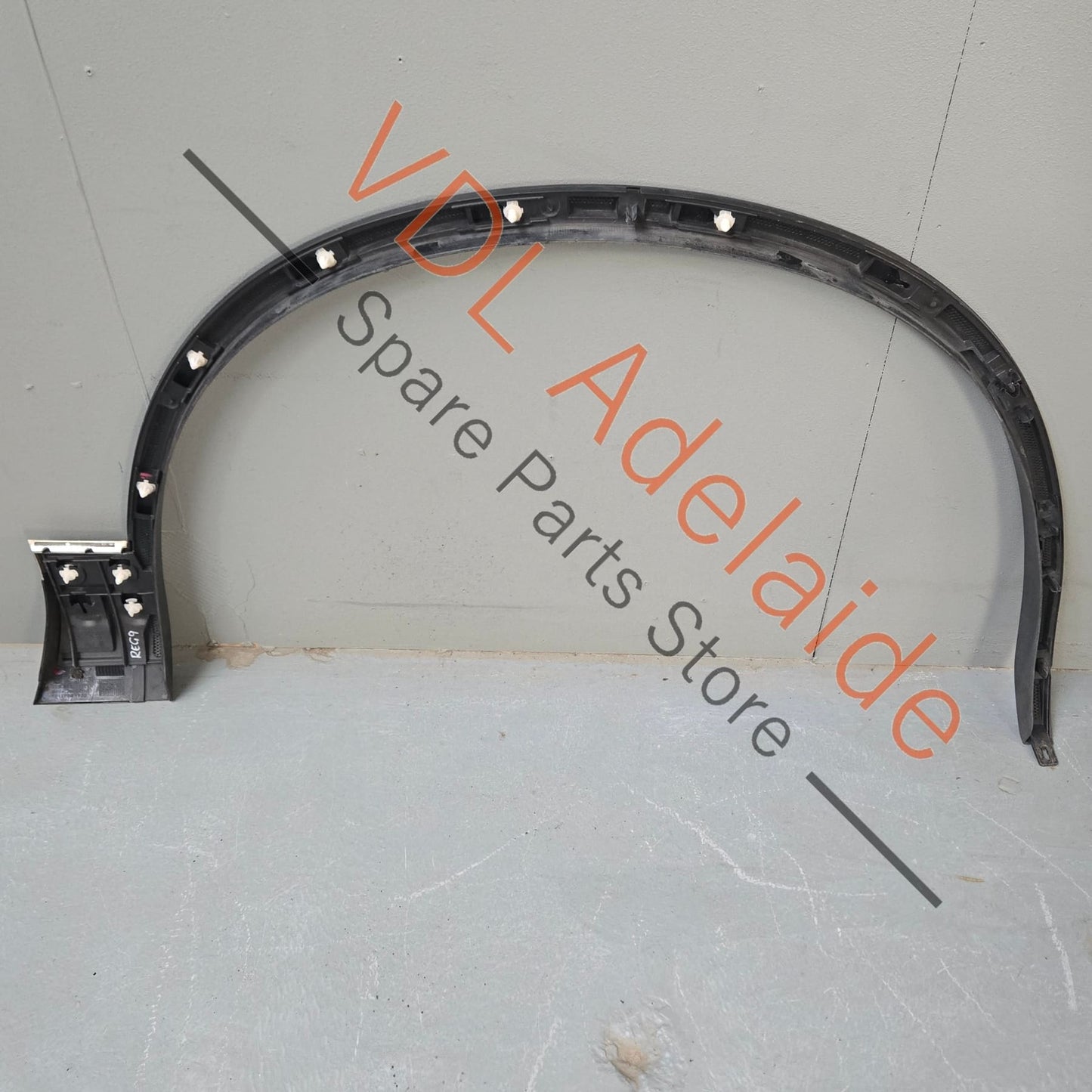 7P6853717F 7P6853717FGRU  VW Touareg 7P Left Front Wheel Arch Trim Flare 7P6853717F GRU