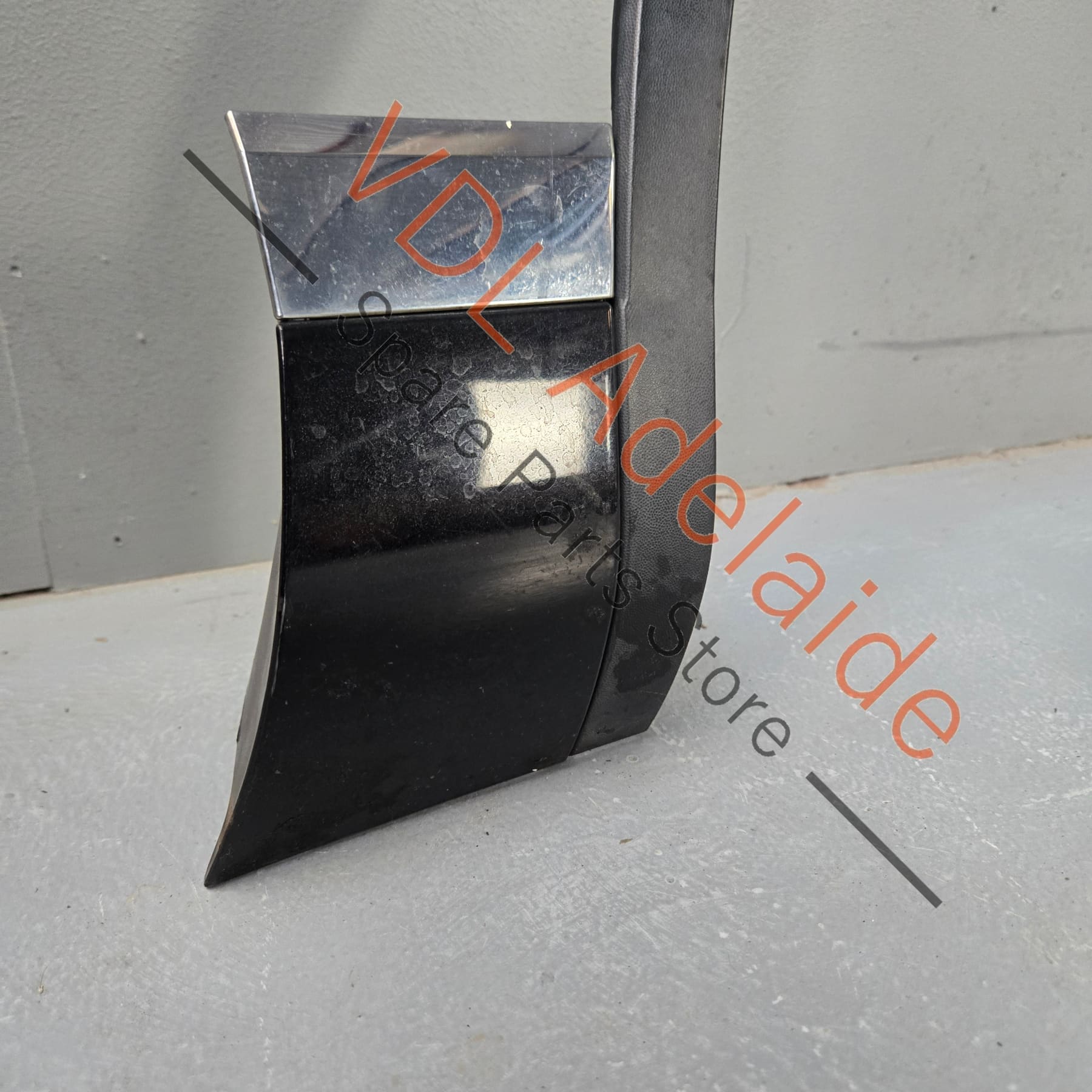 7P6853718F 7P6853718FGRU  VW Touareg 7P Right Front Wheel Arch Trim Flare 7P6853718F GRU
