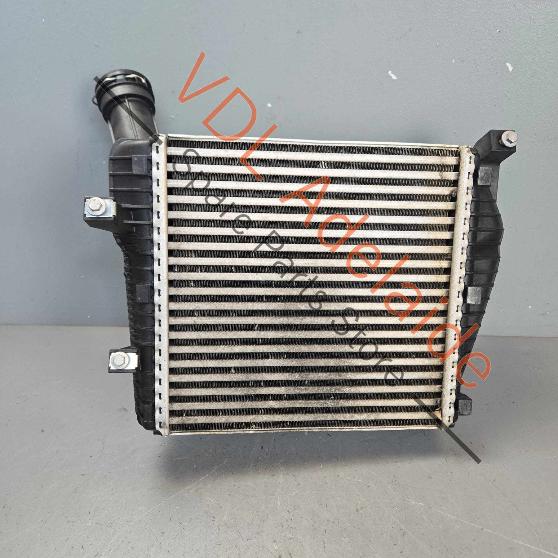 7P0145804A 7P0145804D  Touareg 7P Audi Q7 Porsche Cayenne Right Side Intercooler 7P0145804A 7P0145804D