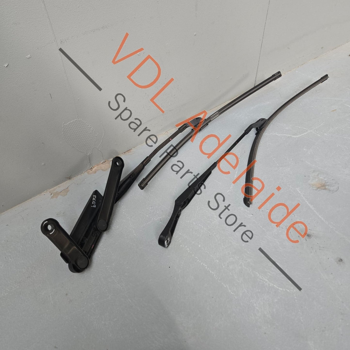 7P0955409C 7P0955410C  VW Touareg 7P Windscreen Wiper Arm Set 7P0955409C 7P0955410C
