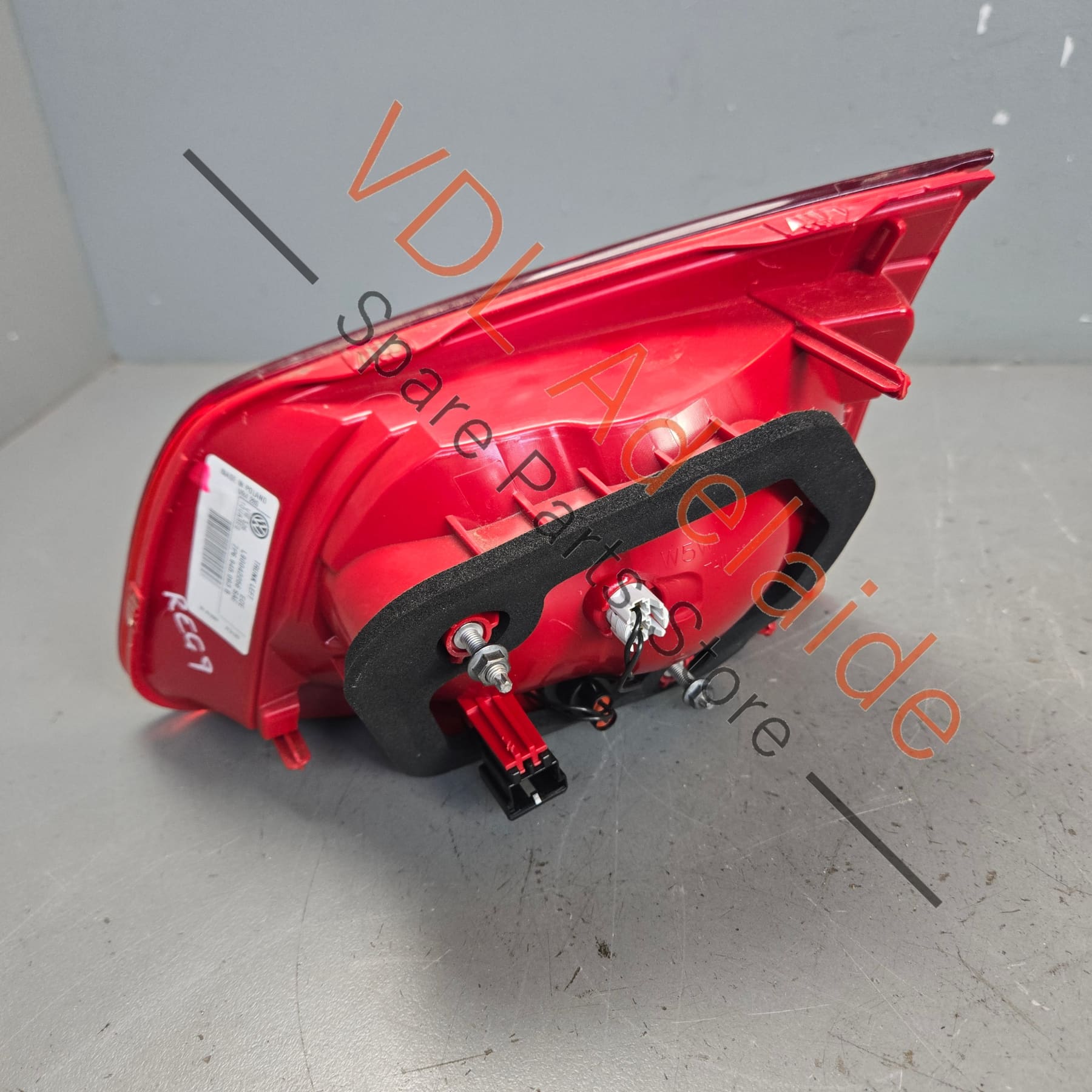 7P6945093B   VW Touareg 7P Rear Left Tailgate Tail Light Taillight Inner 7P6945093B