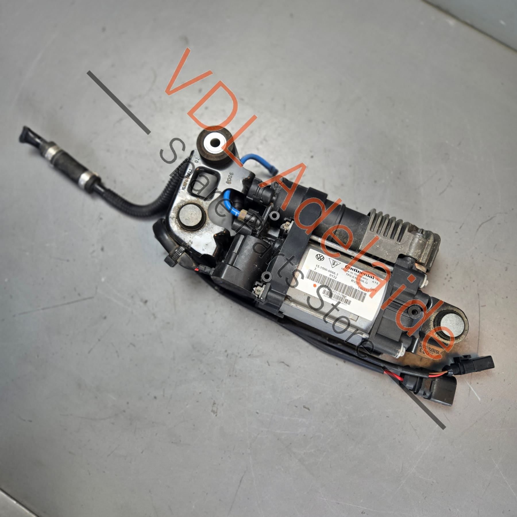 7P0698007E 7P0698014B  Genuine VW Touareg 7P Air Suspension Pump & Valve Block 7P0698007E 7P0698014B