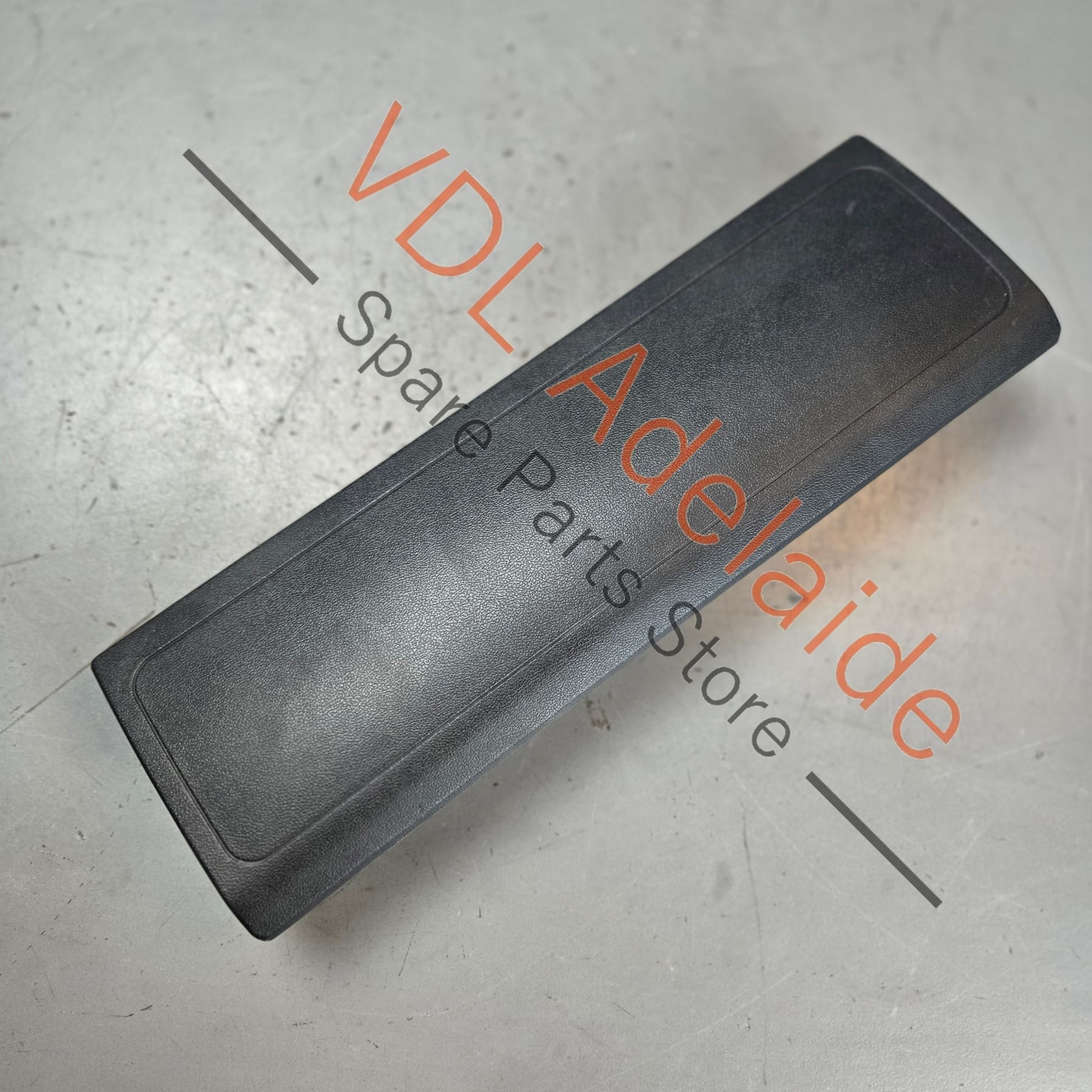 7P2880841   VW Audi Bentley Knee Airbag 7P2880841