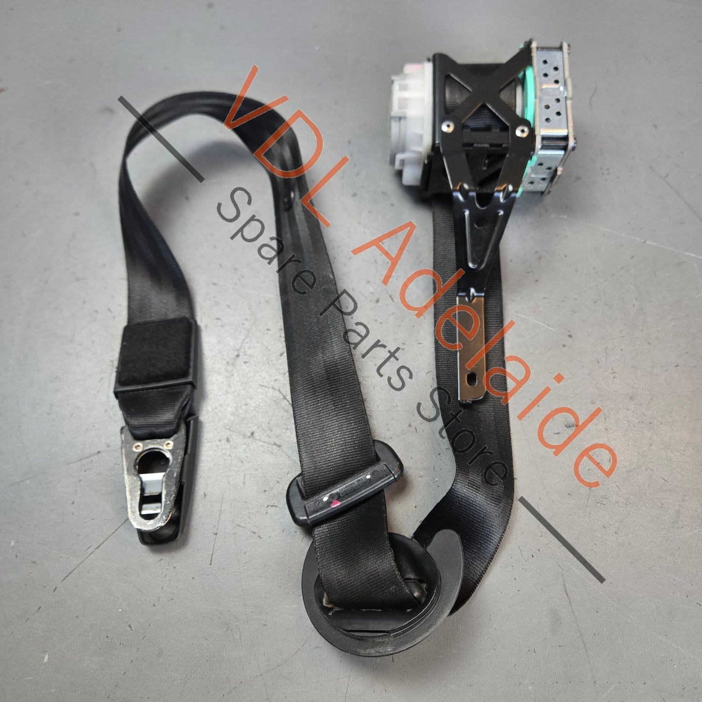 7N0857737   VW Touareg 7P Front Left Seatbelt Seat Belt 7P0857705G HCP