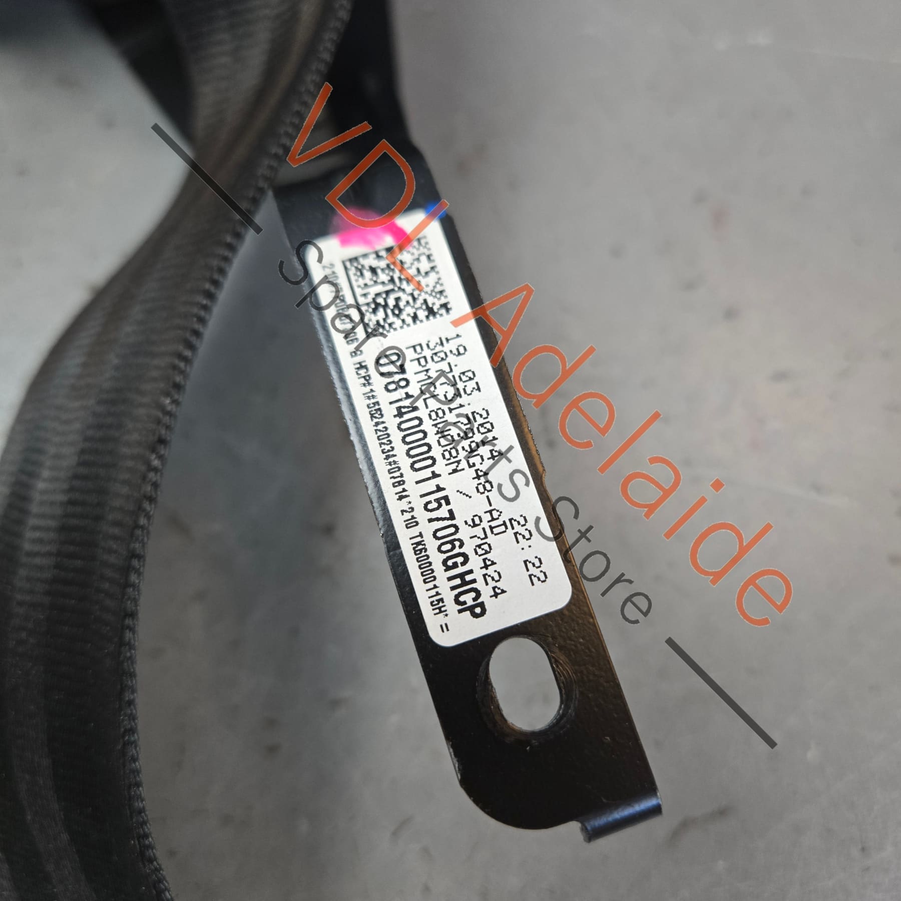 7N0857737   VW Touareg 7P Front Left Seatbelt Seat Belt 7P0857705G HCP