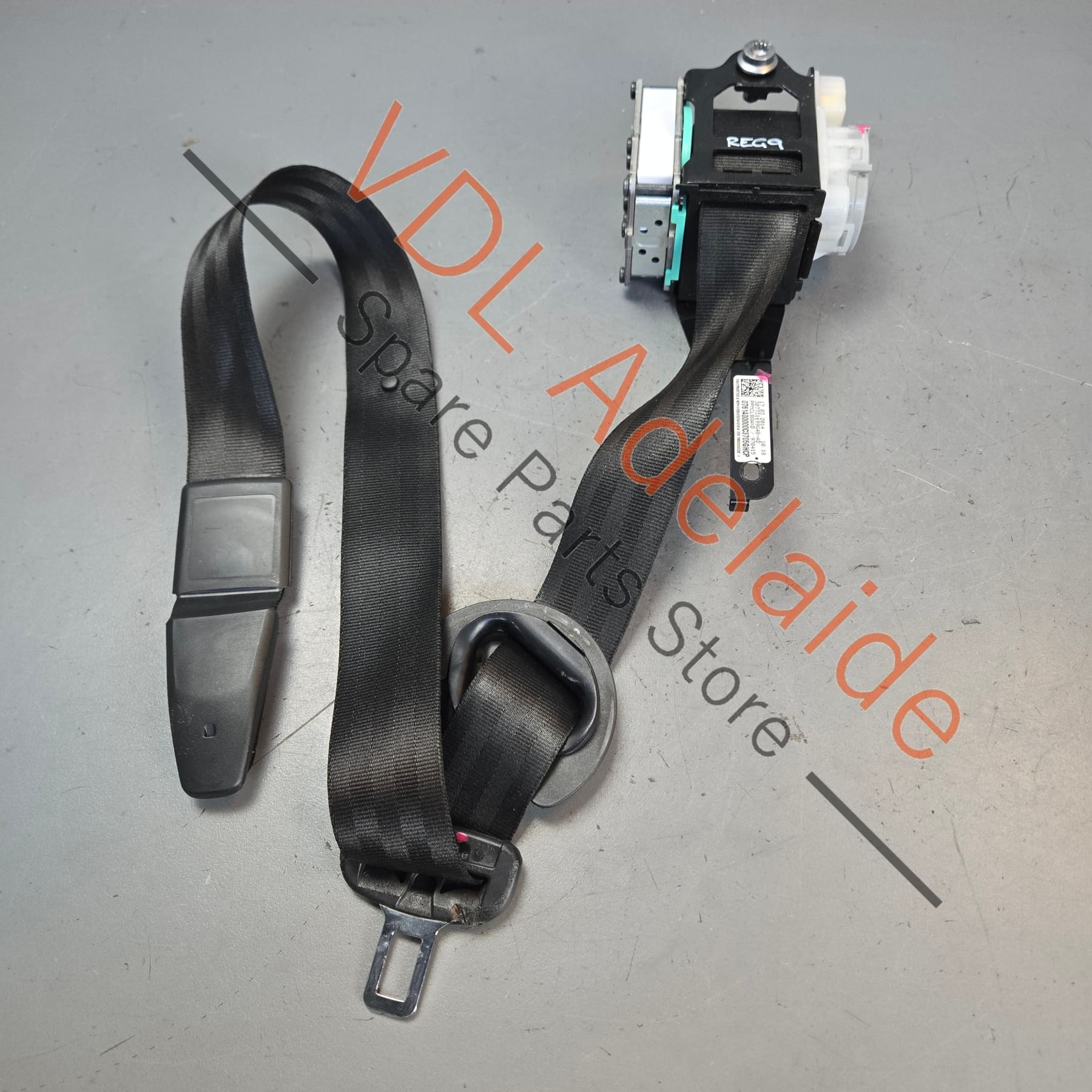7P0857706G   VW Touareg 7P Front Right Seatbelt Seat Belt 7P0857706G HCP