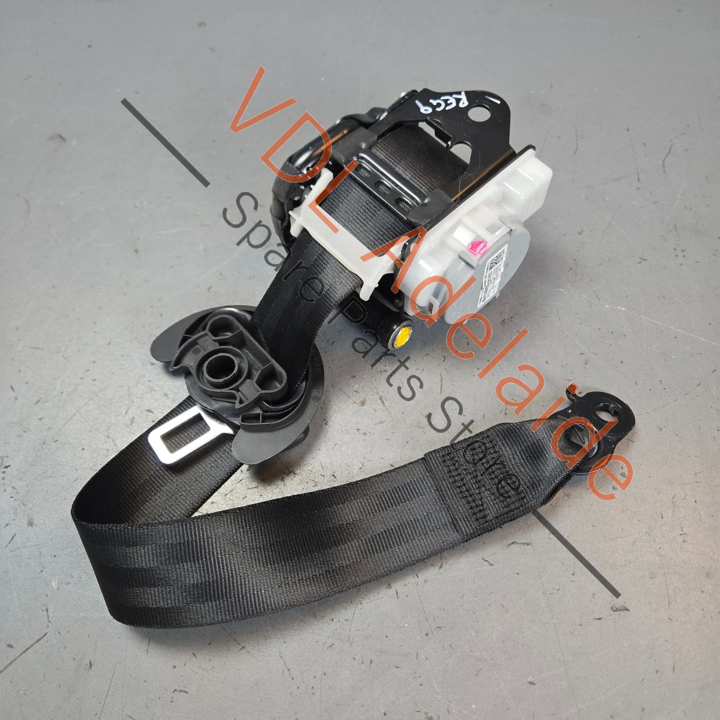 7P0857805J 7P0857805JHCP  VW Touareg 7P Rear Left Seatbelt Seat Belt 7P0857805J HCP