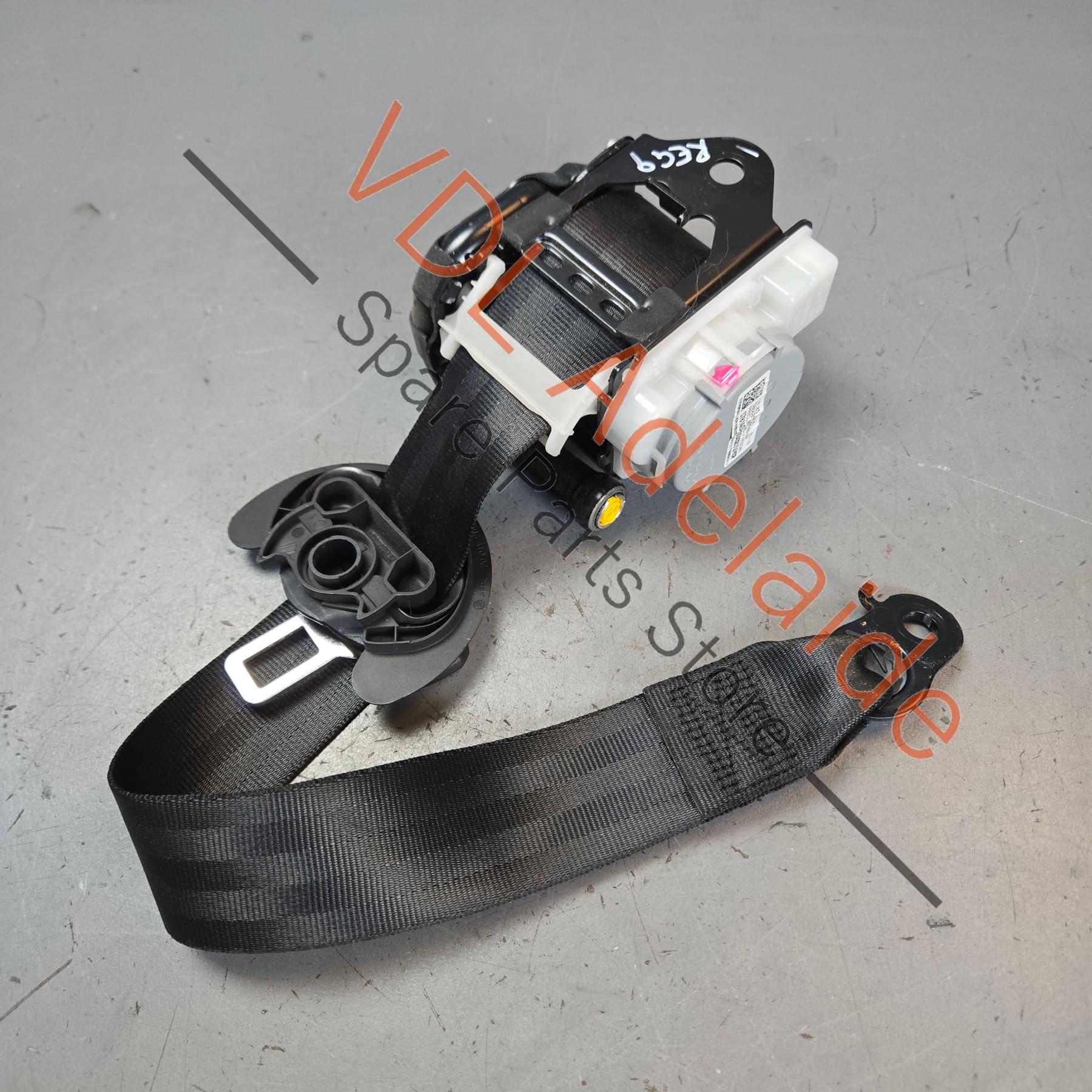 7P0857805J 7P0857805JHCP  VW Touareg 7P Rear Left Seatbelt Seat Belt 7P0857805J HCP
