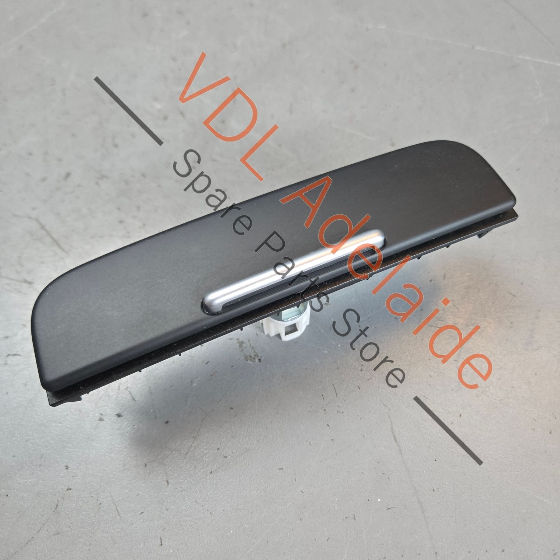 7P6863761 7P6863761VAL  VW Touareg 7P Rear Passenger 12V Socket trim Cover Flap Interior 7P6863761
