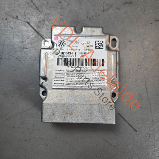 7P0969655D   VW Touareg 7P Airbag Control Module 7P0969655D