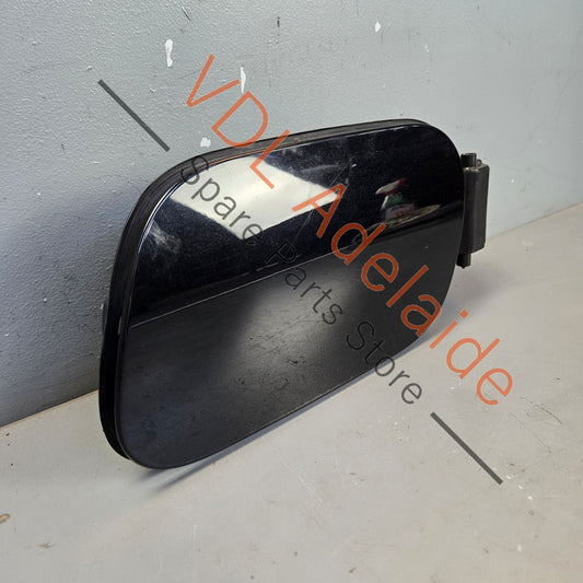 7P6809909A 7P6809857A  VW Touareg 7P Fuel Door Cap Filler Flap 7P6809909A 7P6809857A