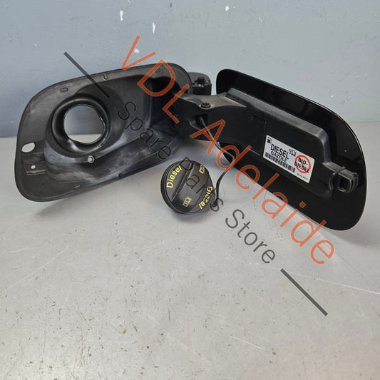 7P6809909A 7P6809857A  VW Touareg 7P Fuel Door Cap Filler Flap 7P6809909A 7P6809857A
