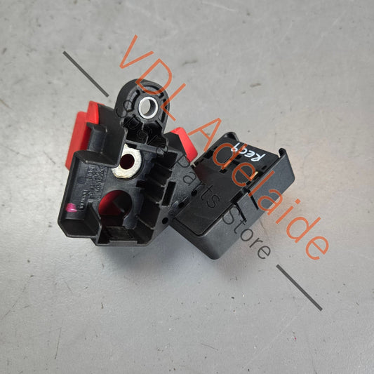 7P0937401   VW Touareg 7P Battery Jumpstart Cover Cap Engine Bay 7P0937401