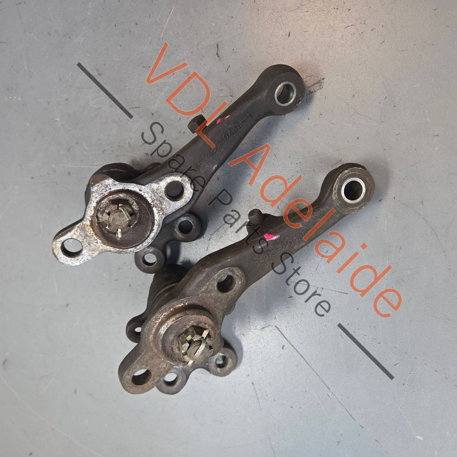 Datsun 1600 510 pair of front steering knuckles