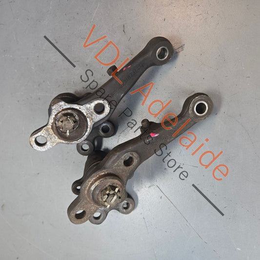 Datsun 1600 510 pair of front steering knuckles