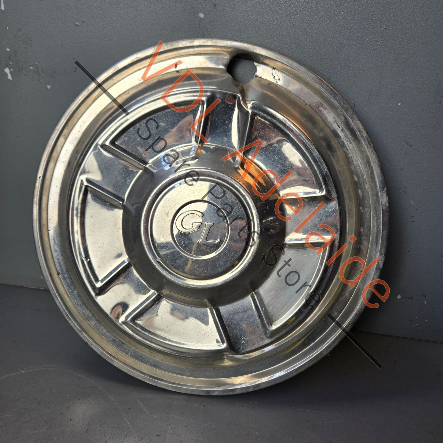 Datsun 1600 510 GL 13 inch Hubcap