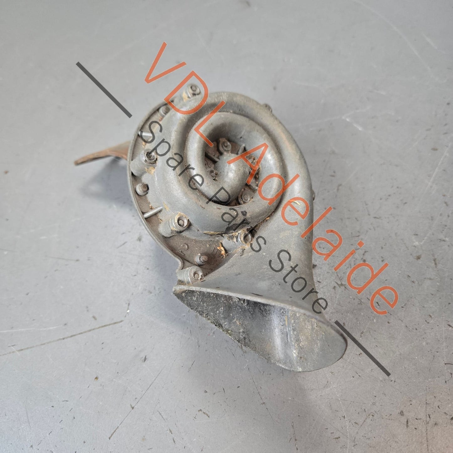 Datsun 1600 510 1x Original Horn 1968-1972