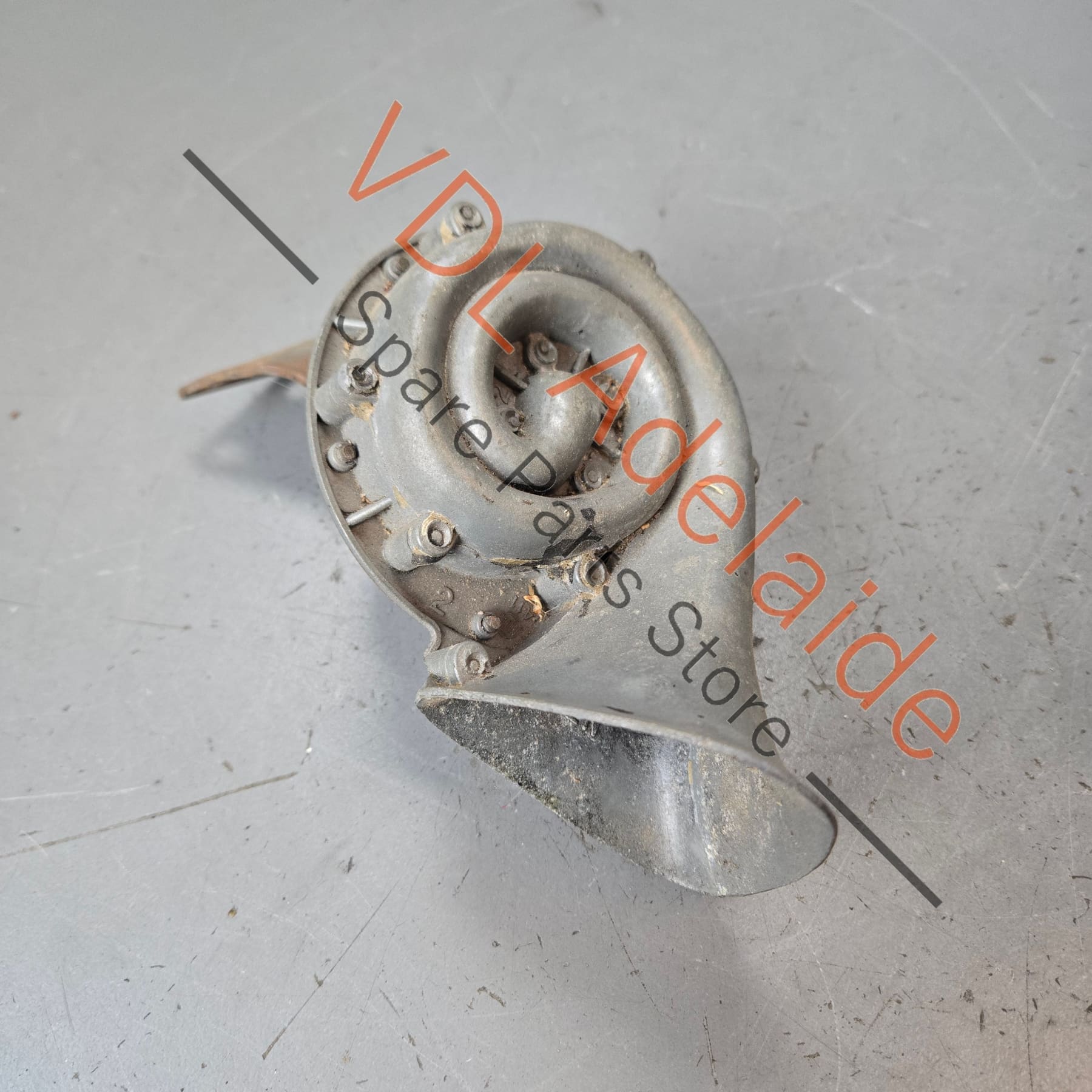 Datsun 1600 510 1x Original Horn 1968-1972