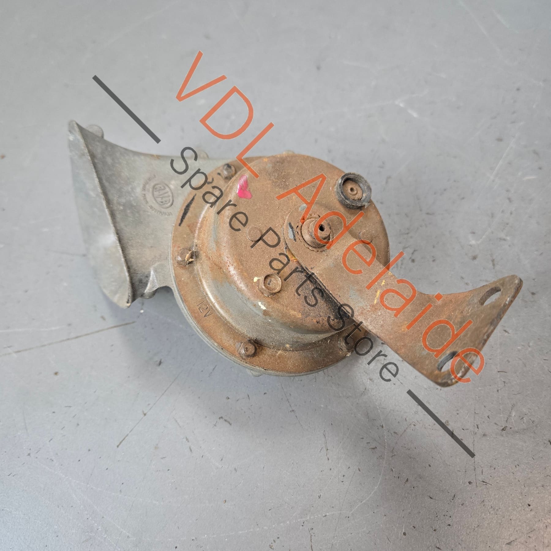 Datsun 1600 510 1x Original Horn 1968-1972