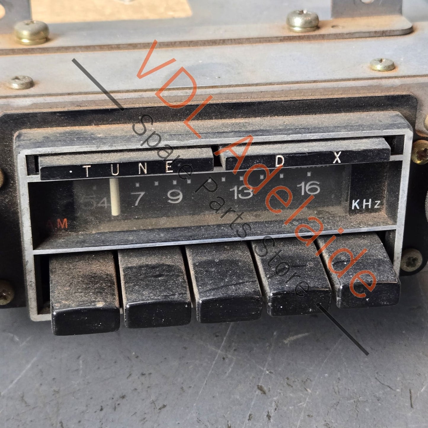 Datsun 1970's Original Radio Unit Clarion RN-9143 with Station Memory