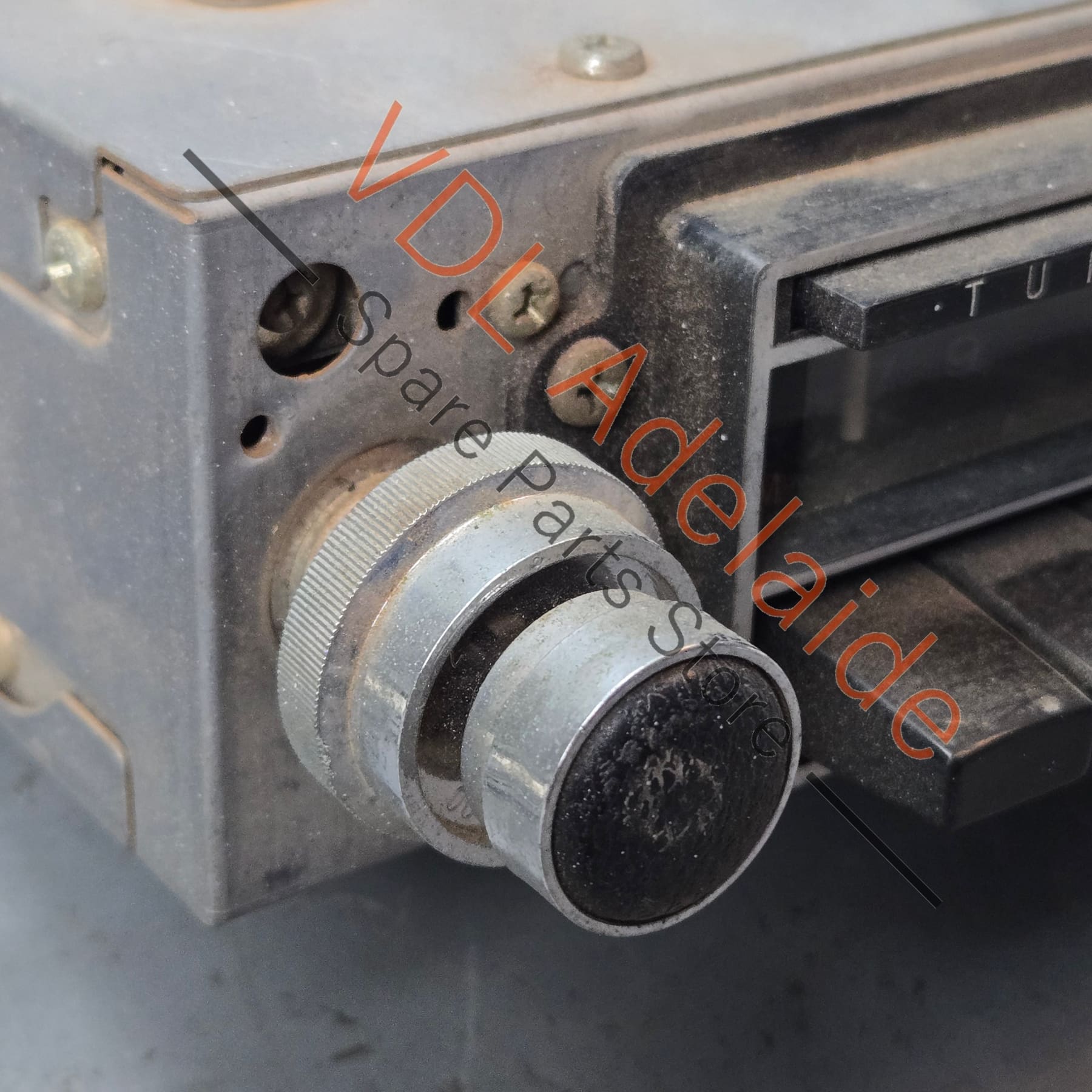 Datsun 1970's Original Radio Unit Clarion RN-9143 with Station Memory