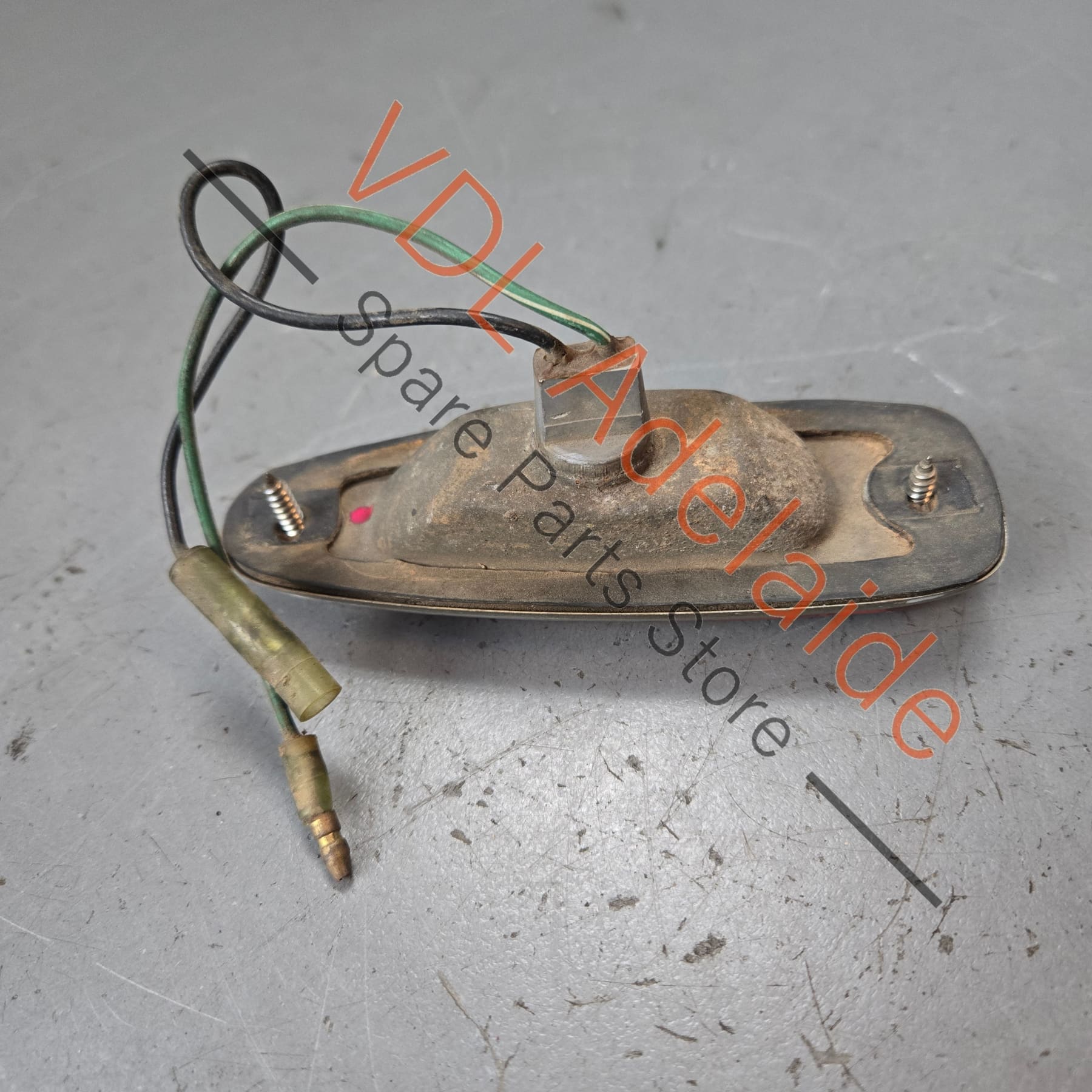 Datsun C110 Skyline 240K Front Right Indicator Light for Fender Genuine Original Kenmeri