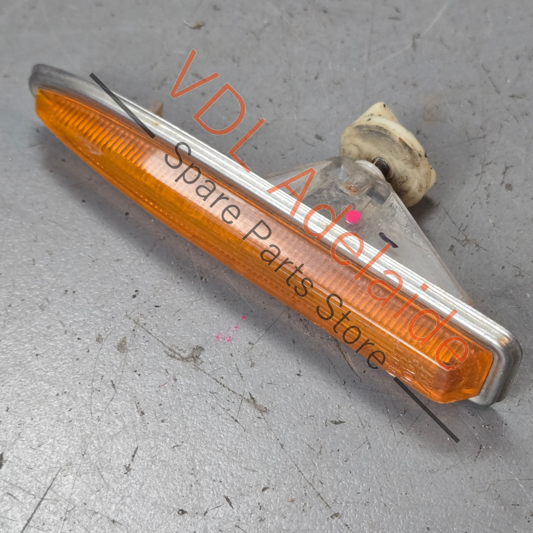 Datsun 1600 510 Front Fender Indicator Lens Suit Left or Right #01