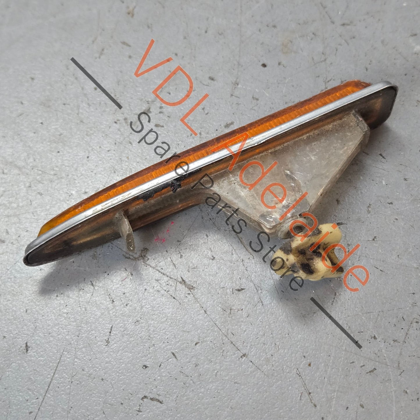 Datsun 1600 510 Front Fender Indicator Lens Suit Left or Right #02