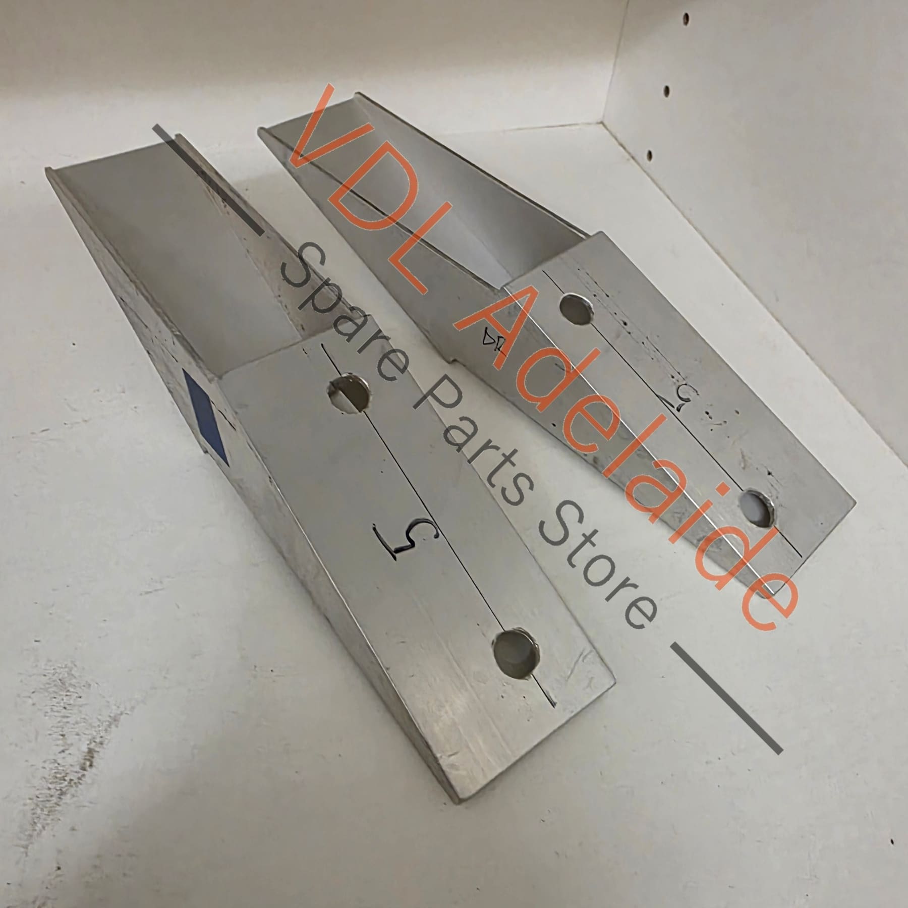 Datsun 510 1600 Bluebird Lightweight Exposed Carbon Fibre Bumper Bar Set Front & Back 2.5kg pair! Aftermarket