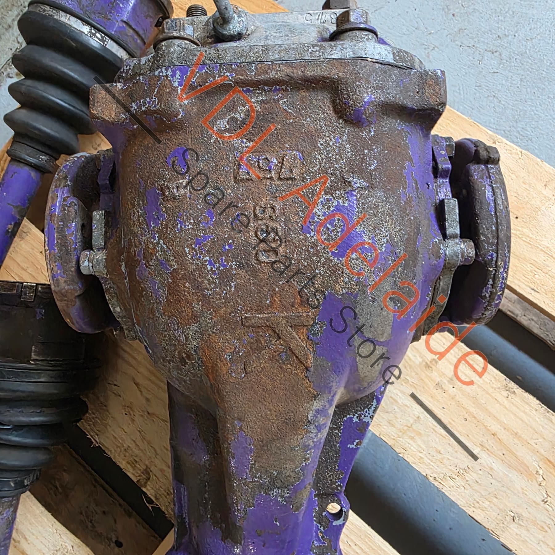 Datsun R180 720 Ute Differential Diff 4.875 Ratio Open wheel with half shafts