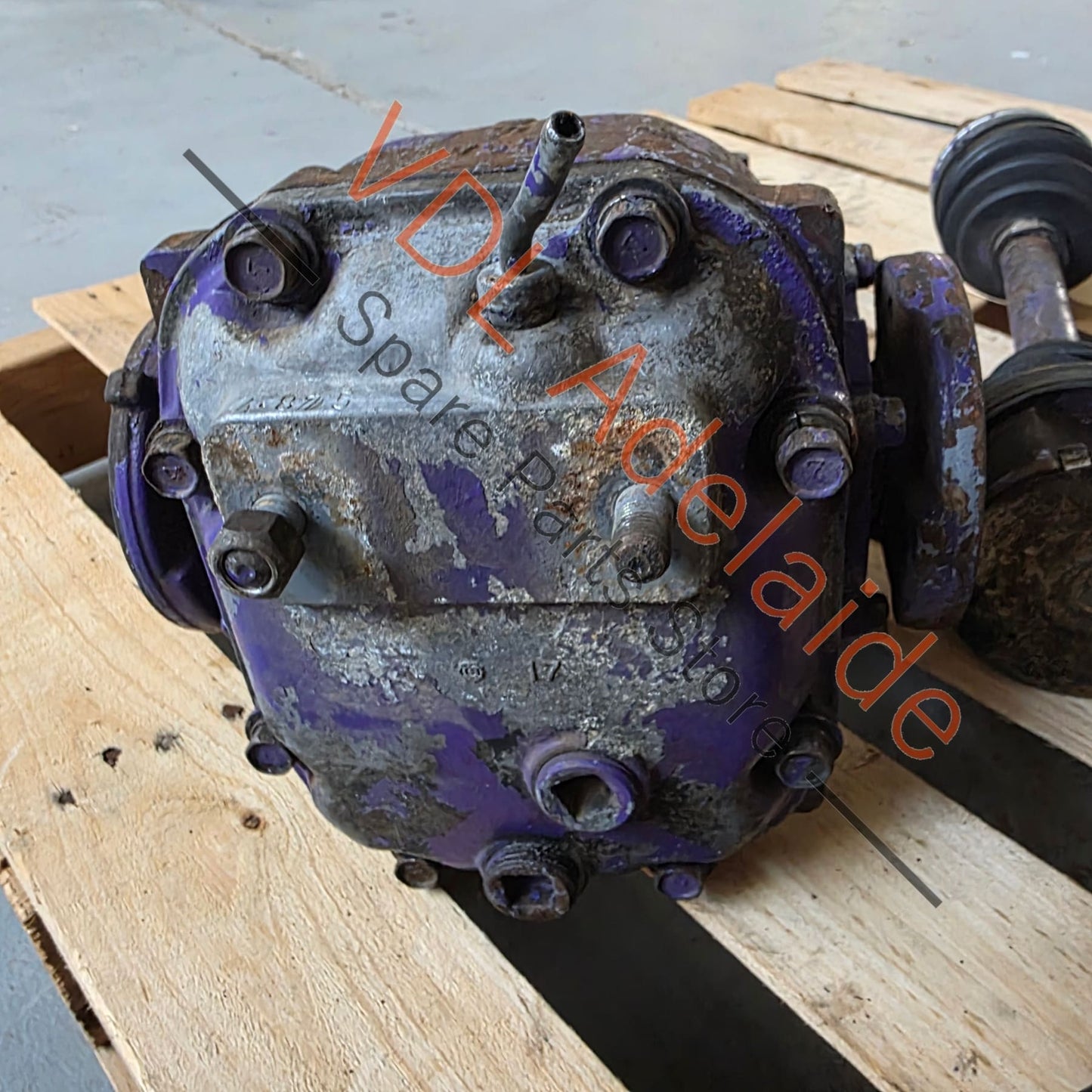 Datsun R180 720 Ute Differential Diff 4.875 Ratio Open wheel with half shafts