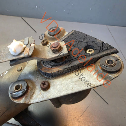 Datsun C110 240K Kenmeri Skyline Windscreen Wiper Motor & Linkage Arm Set