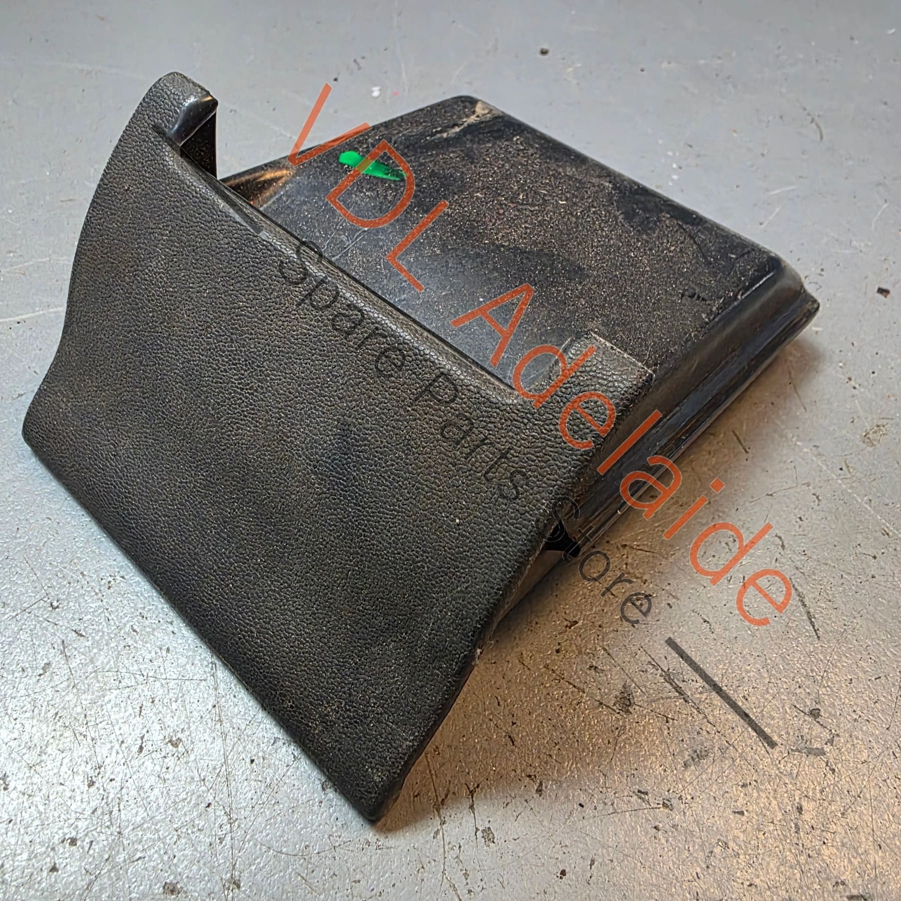 Datsun 1600 510 Centre Ash Tray Ashtray