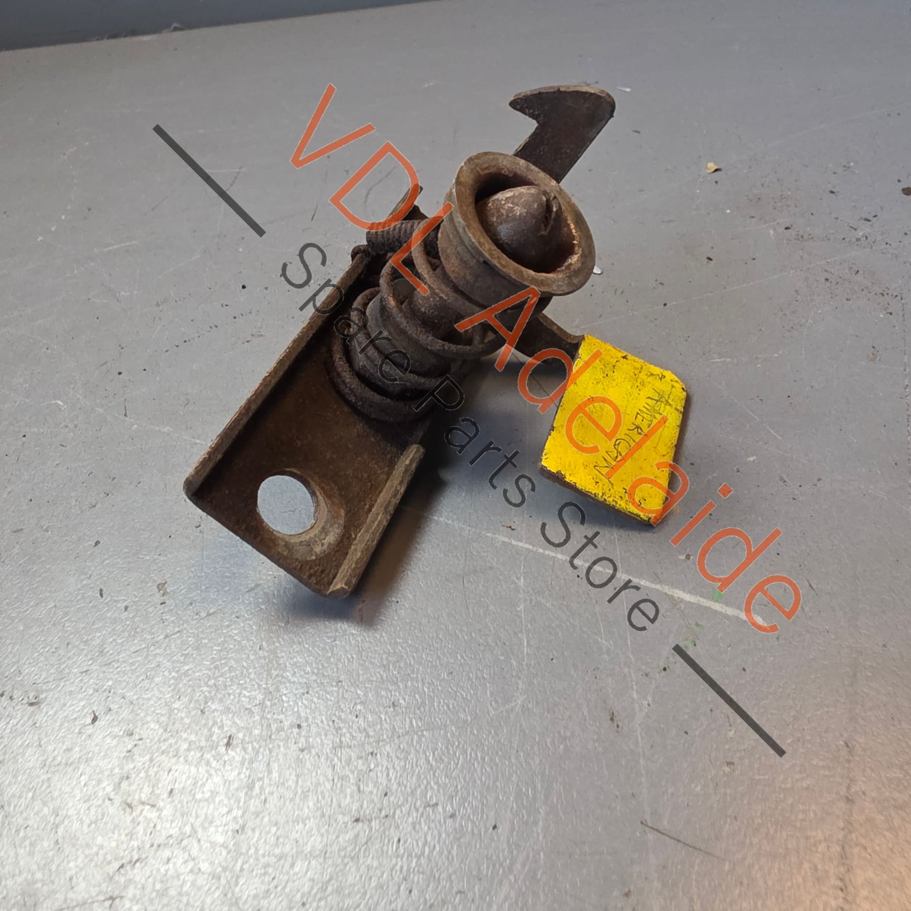 Datsun 1600 510 Bonnet Hood Catch Latch Popper Spring #01 LHD